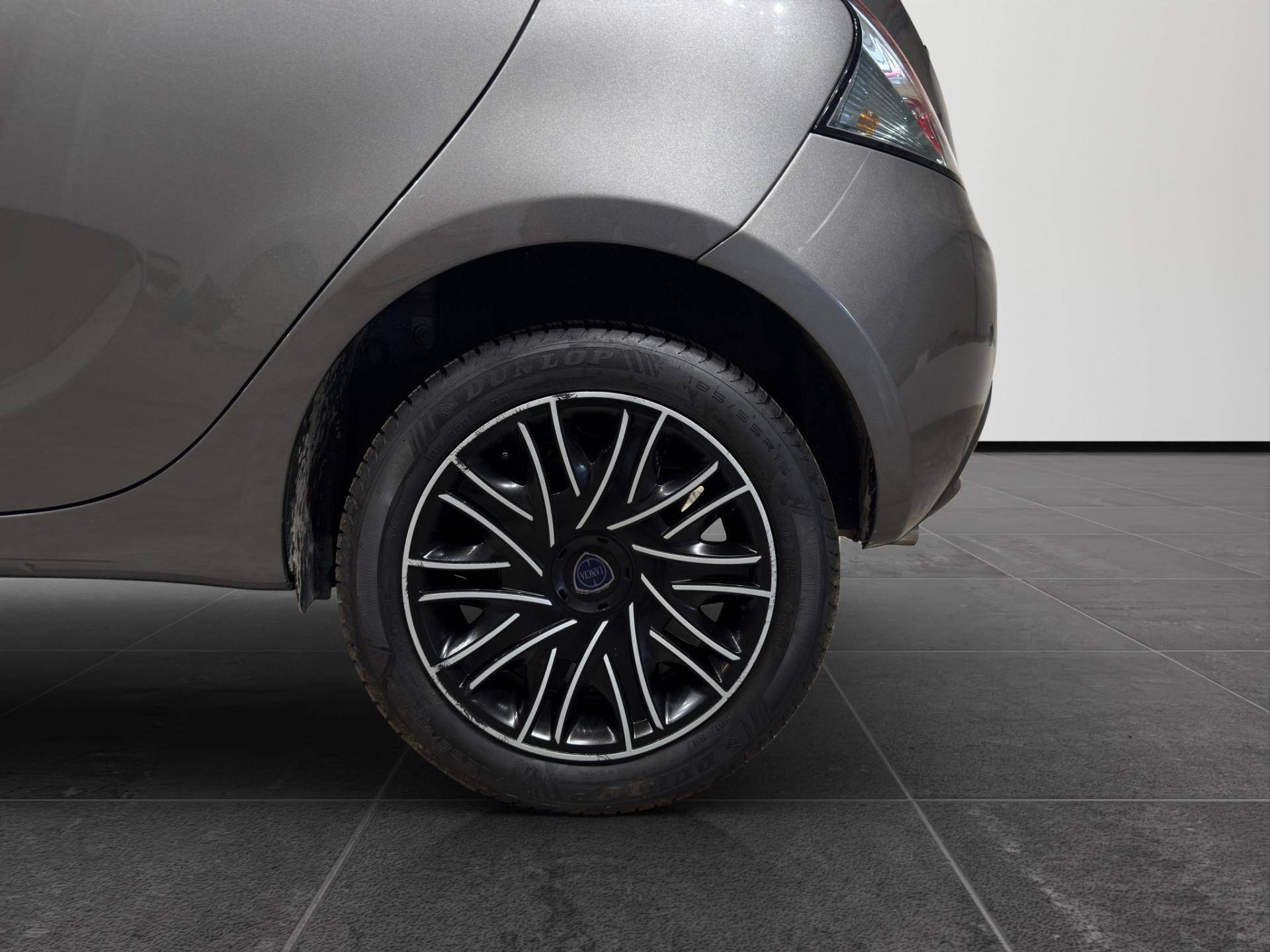 LANCIA Ypsilon Ypsilon 1.0 firefly hybrid Alberta Ferretti s&s 70cv usata in pronta consegna - Brandini