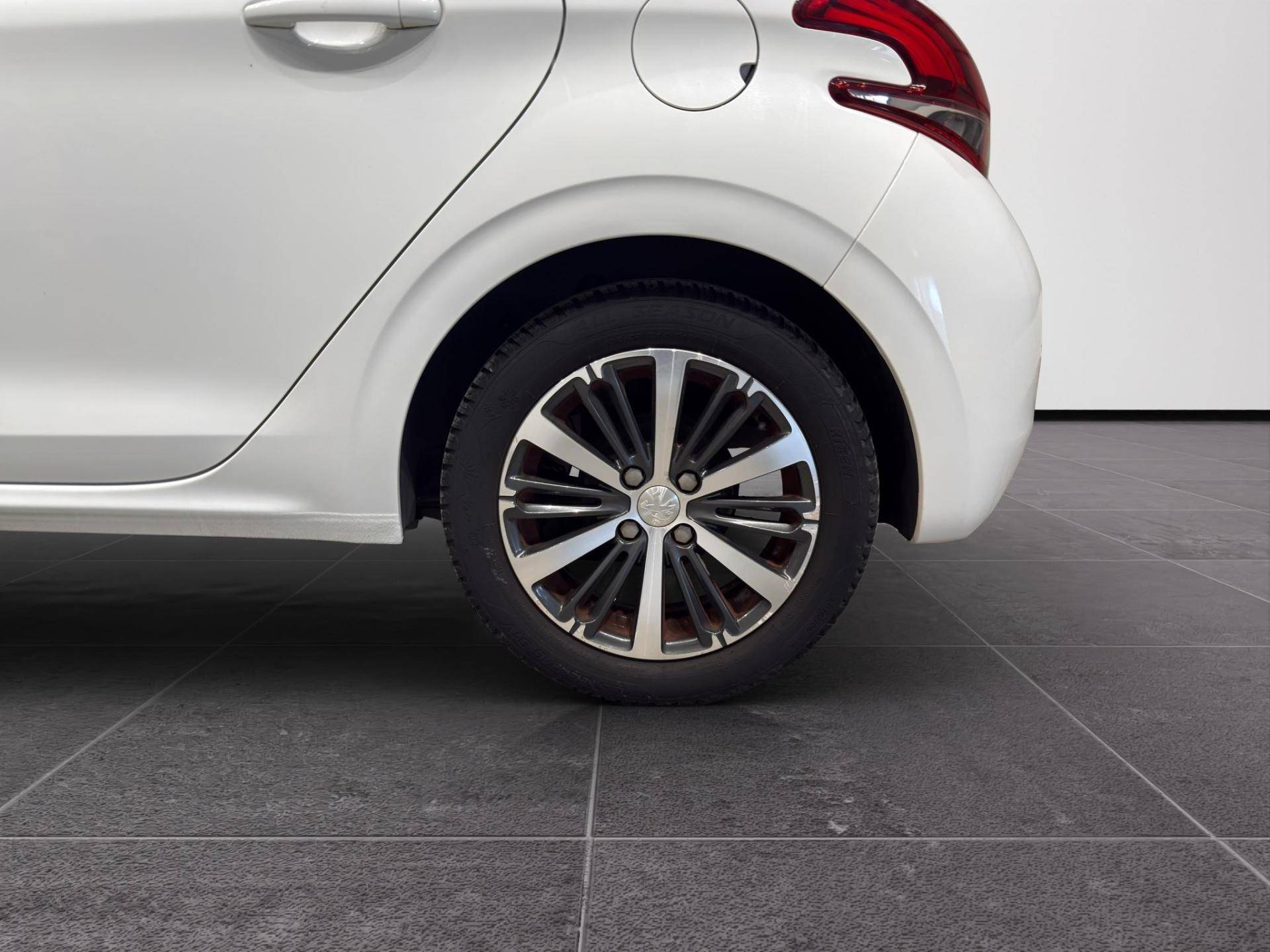 PEUGEOT 208 208 1.2 puretech Allure 82cv 5p usata in pronta consegna - Brandini