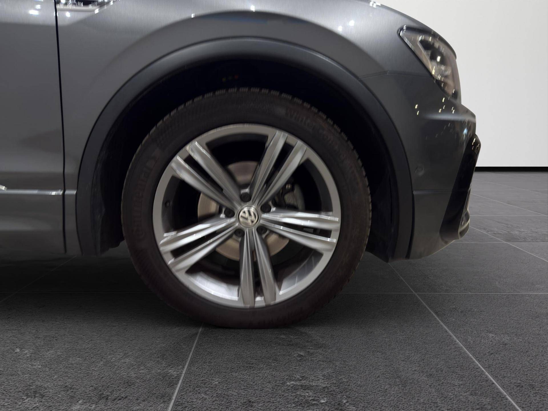 VOLKSWAGEN Tiguan Tiguan 2.0 tdi Advanced R-Line Exterior Pack 150cv dsg usata in pronta consegna - Brandini