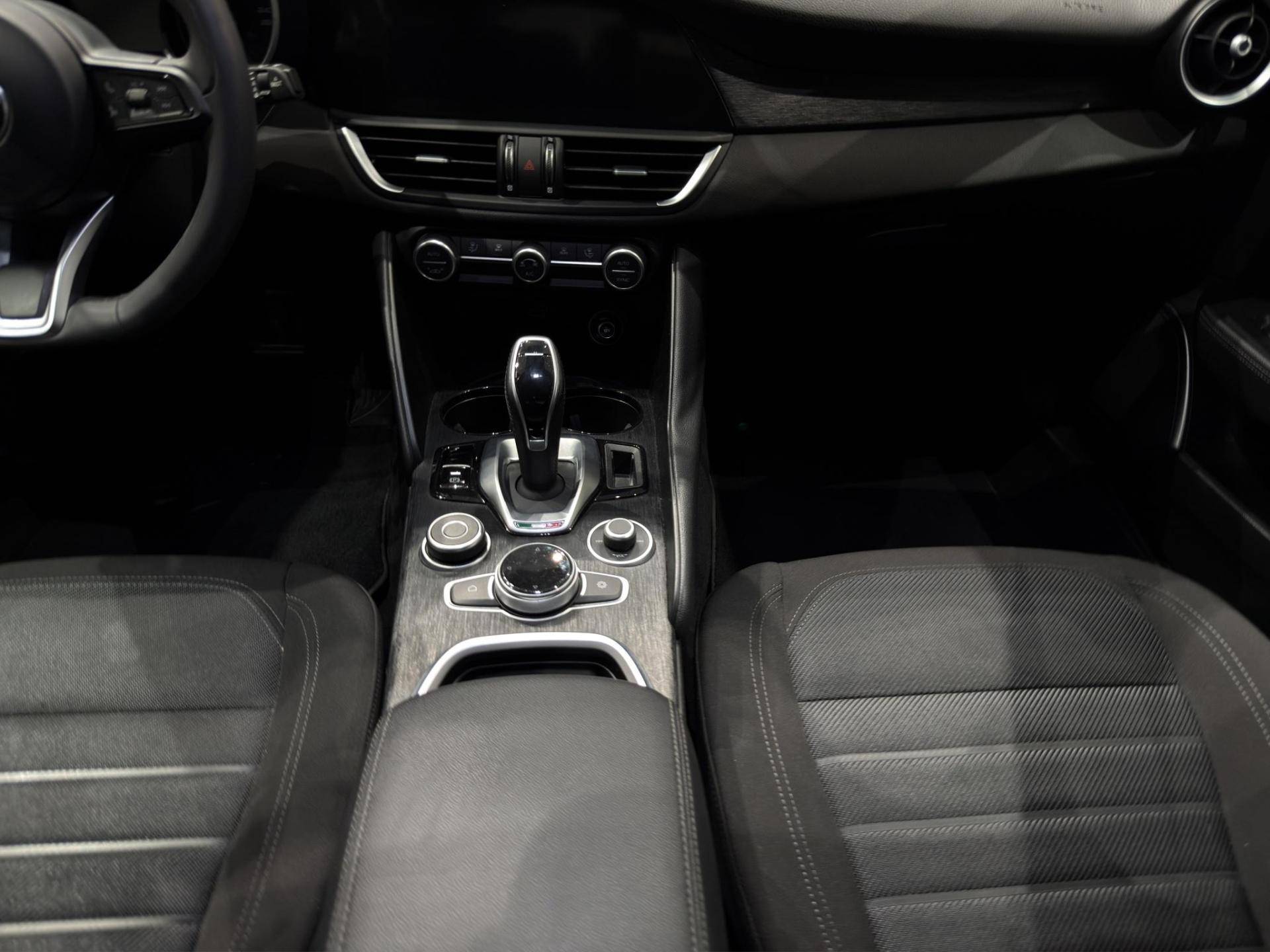 ALFA ROMEO GIULIA Giulia 2.2 t Sprint 160cv auto usata in pronta consegna - Brandini