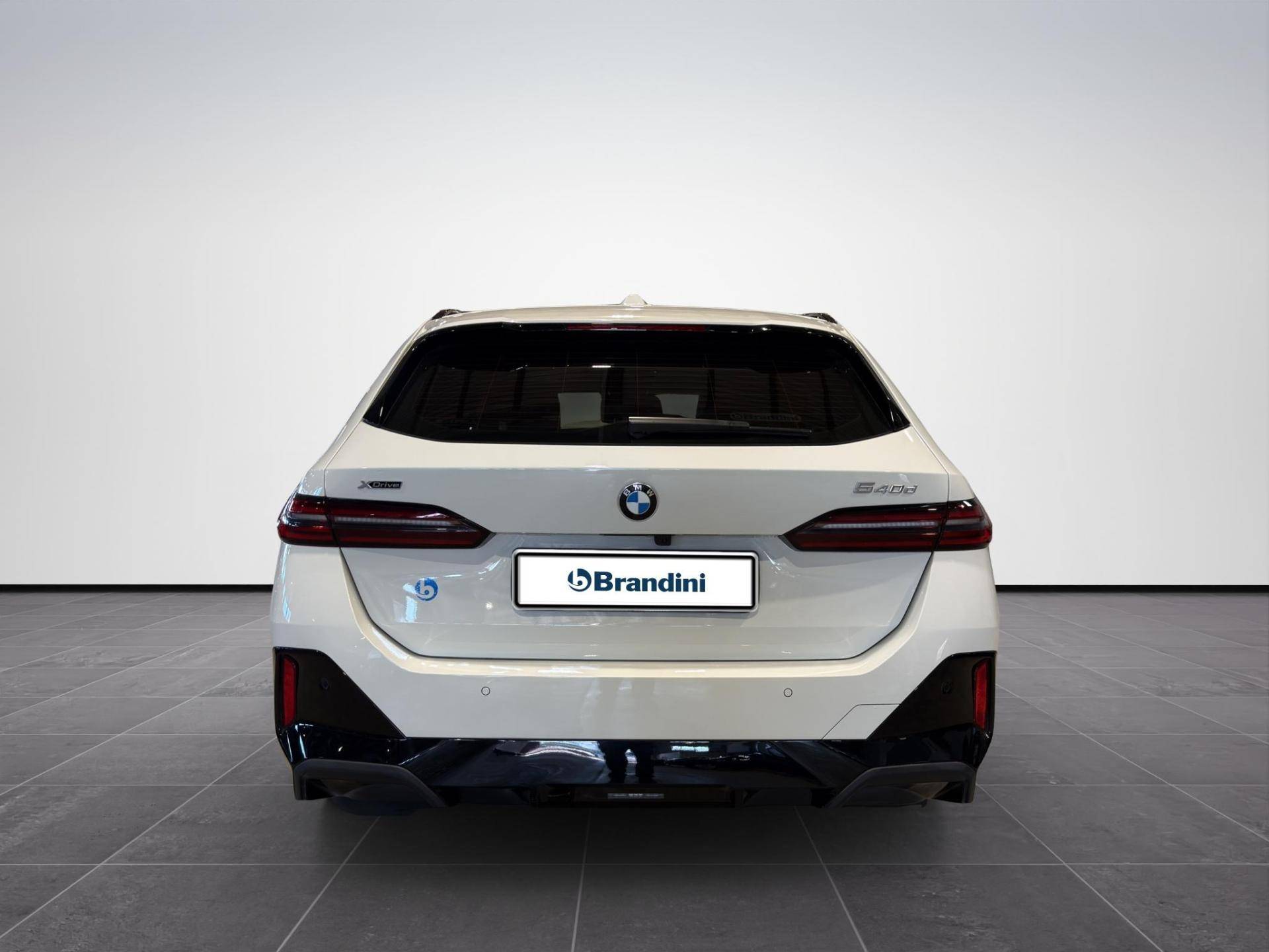 BMW Serie 5 Touring 540d Touring 48V xdrive MSport Pro 183kW auto usata in pronta consegna - Brandini
