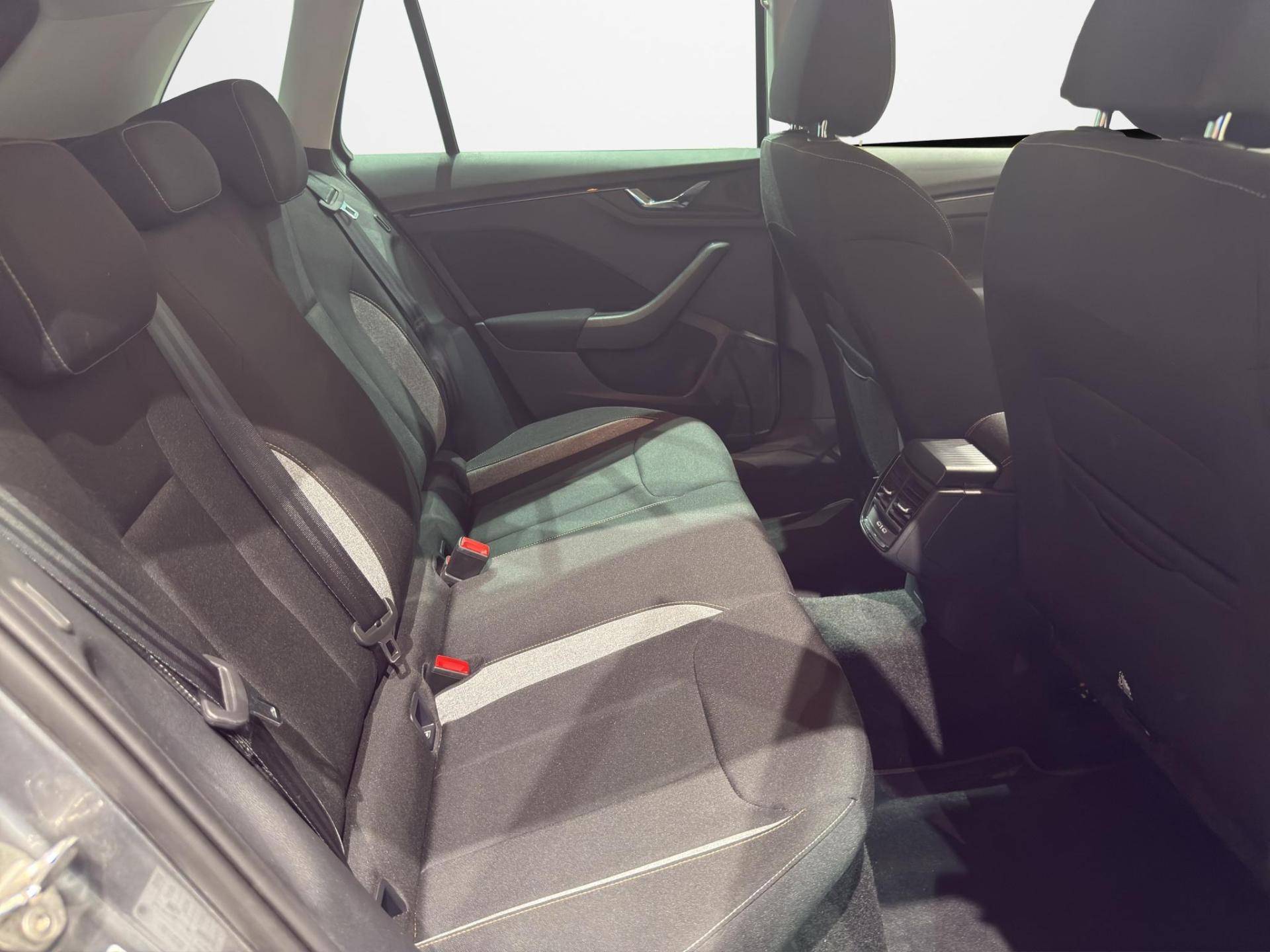 SKODA Kamiq 2024 Kamiq 1.0 tsi Black Dots 115cv usata in pronta consegna - Brandini