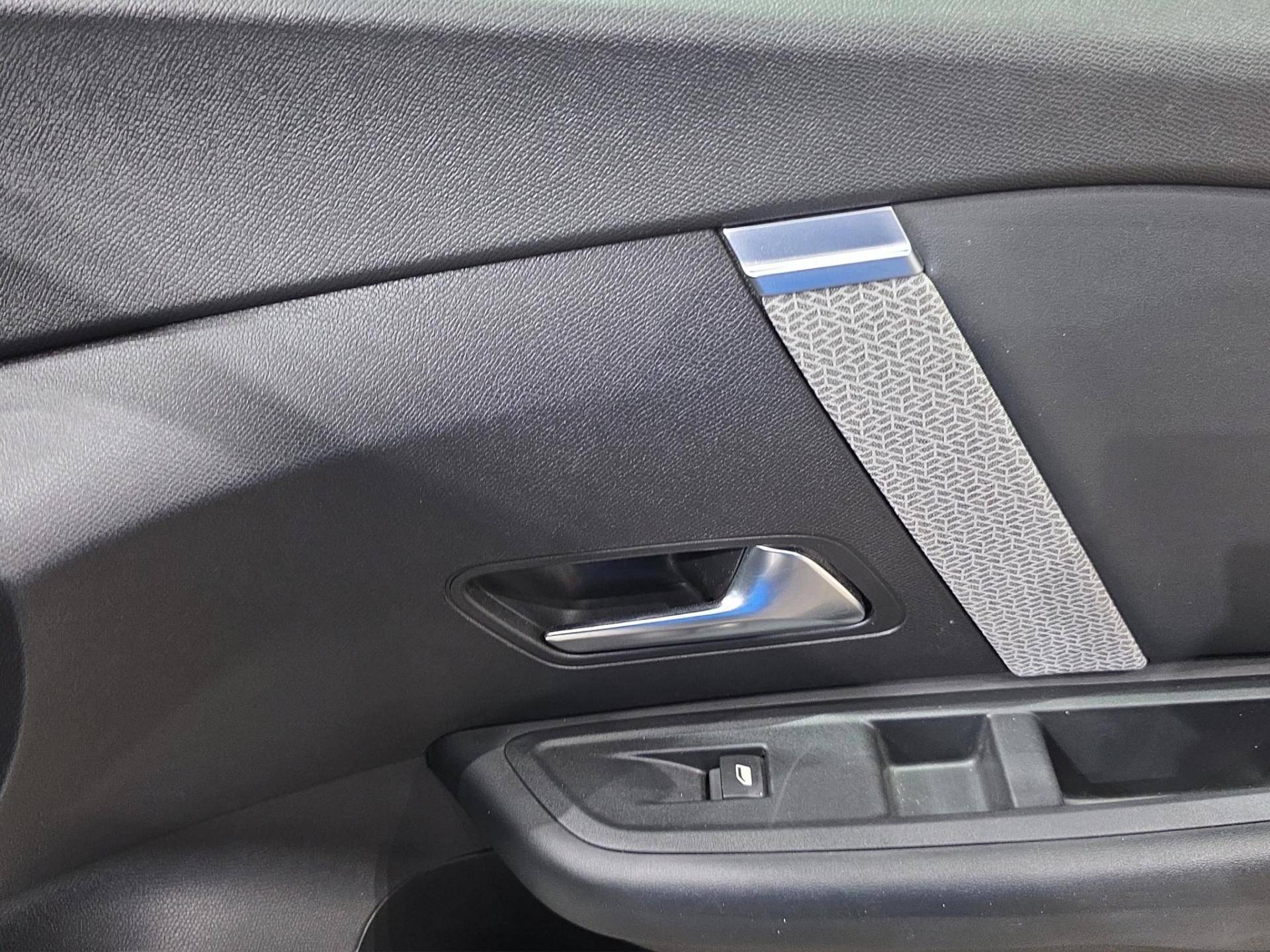 CITROEN C4 C4 1.2 puretech Shine s&s 130cv usata in pronta consegna - Brandini