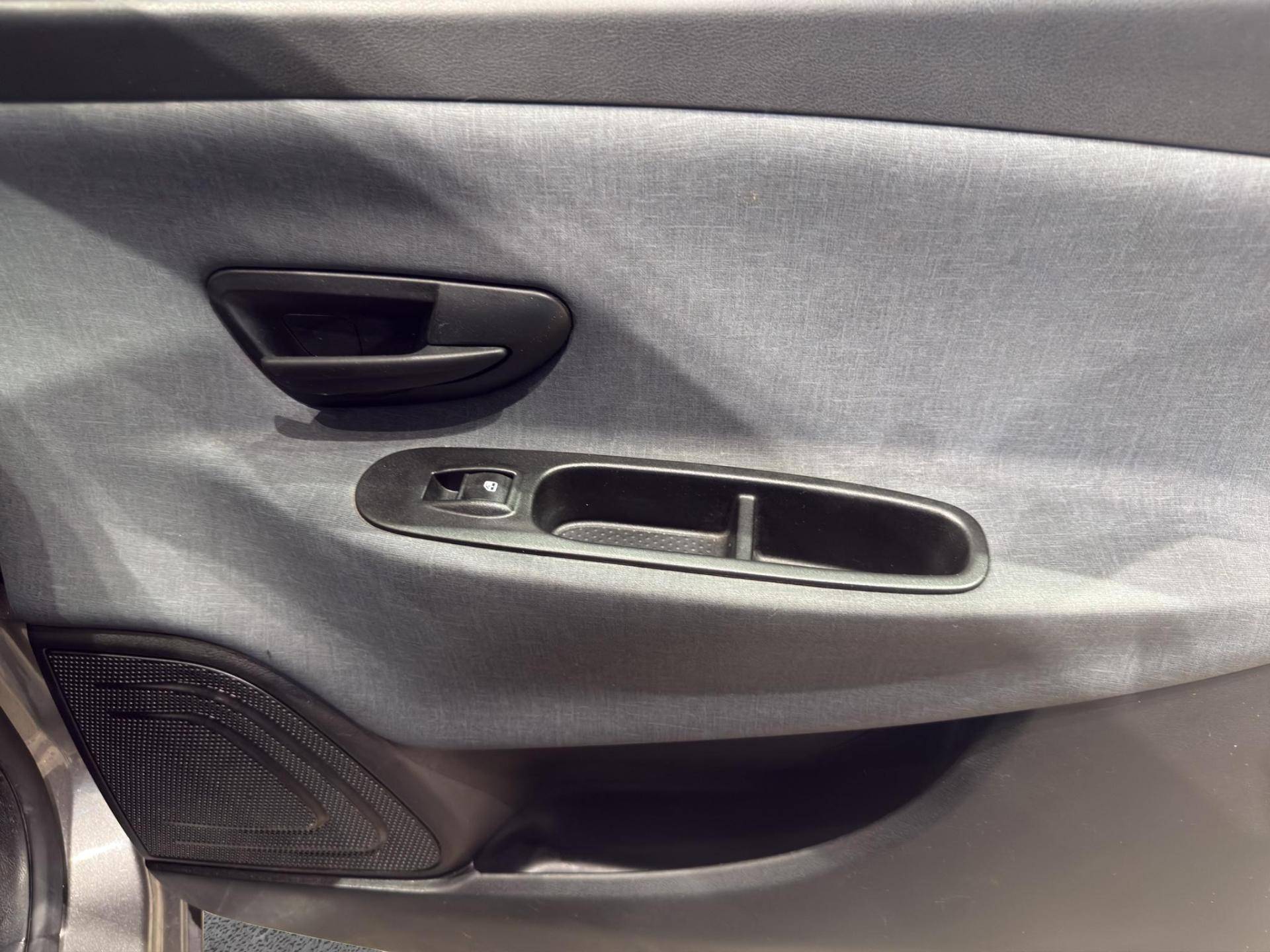 LANCIA Ypsilon Ypsilon 1.0 firefly hybrid Gold s&s 70cv 5p.ti usata in pronta consegna - Brandini