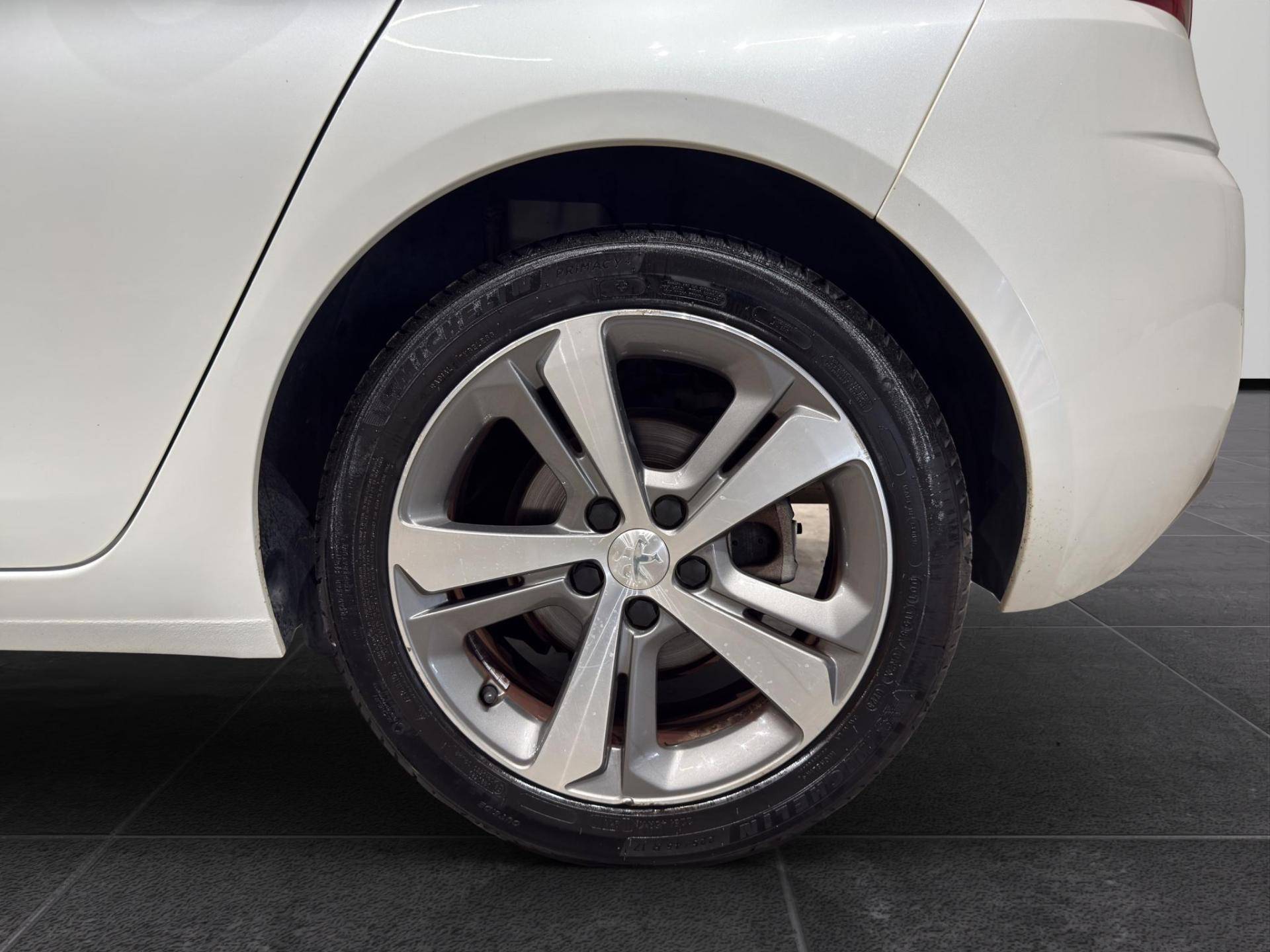PEUGEOT 308 308 5p 1.5 bluehdi Allure s&s 130cv usata in pronta consegna - Brandini