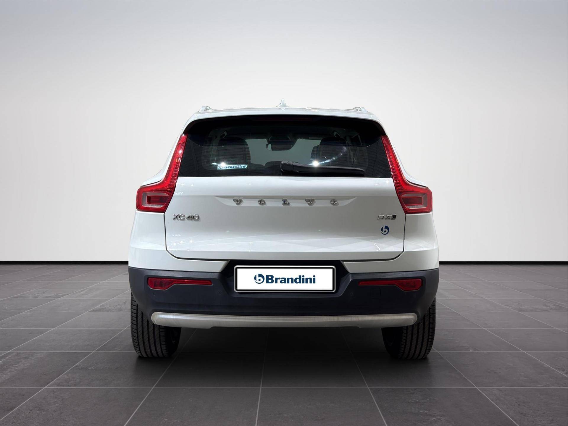VOLVO XC40 XC40 2.0 d3 Momentum awd geartronic usata in pronta consegna - Brandini