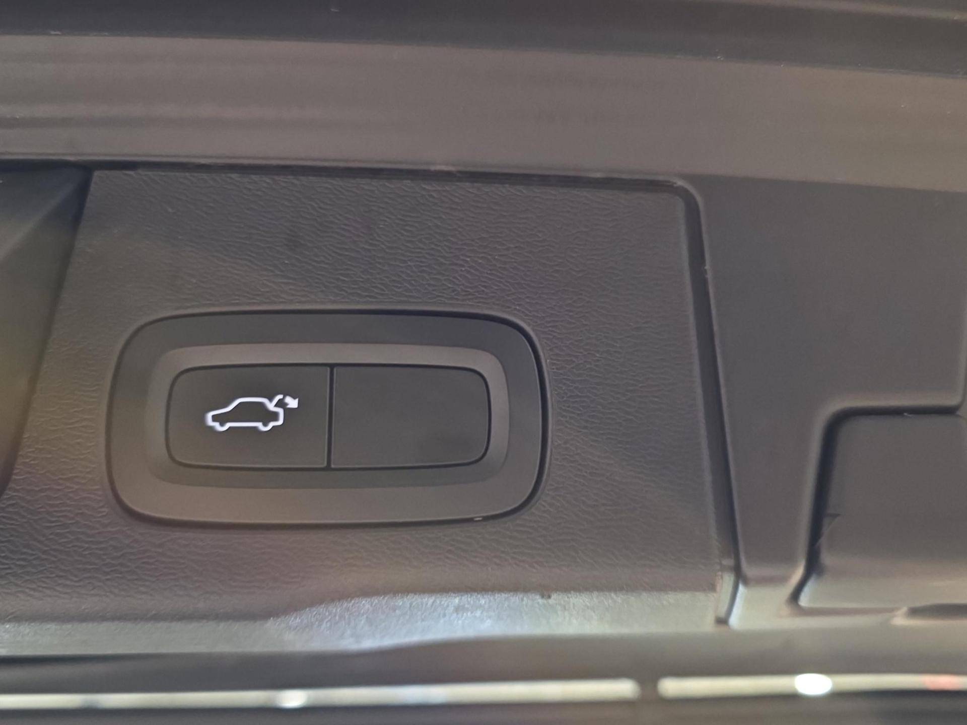 VOLVO XC60 XC60 2.0 D4 R-Design awd geartronic my18 usata in pronta consegna - Brandini