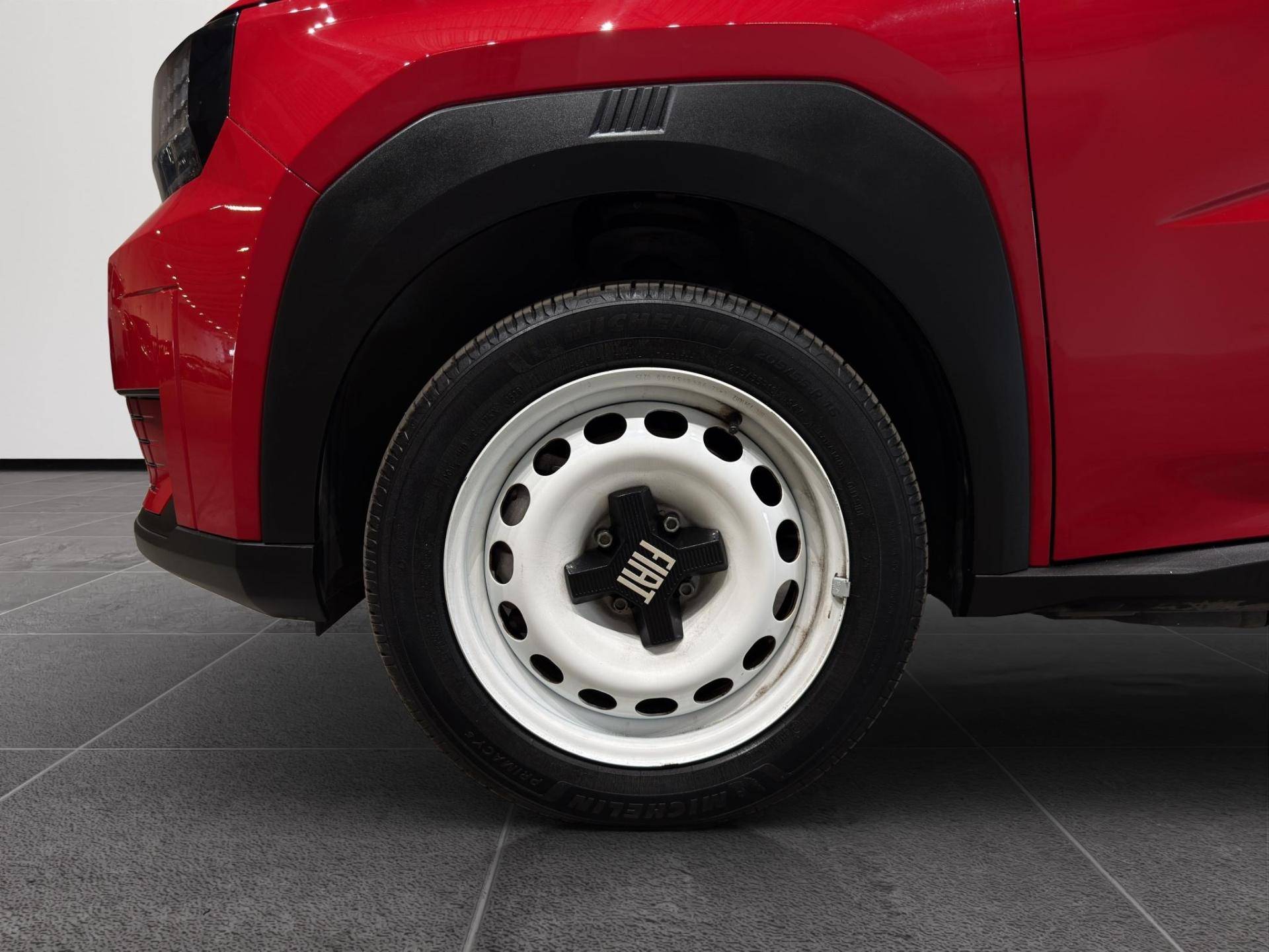FIAT Grande Panda Grande Panda 44 kWh Red usata in pronta consegna - Brandini