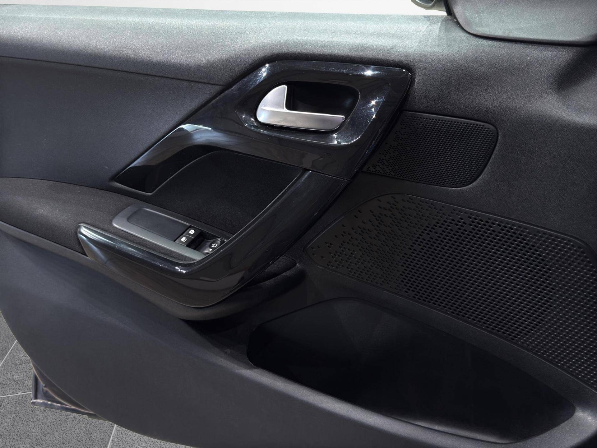 PEUGEOT 208 208 1.6 bluehdi Active 75cv 5p usata in pronta consegna - Brandini