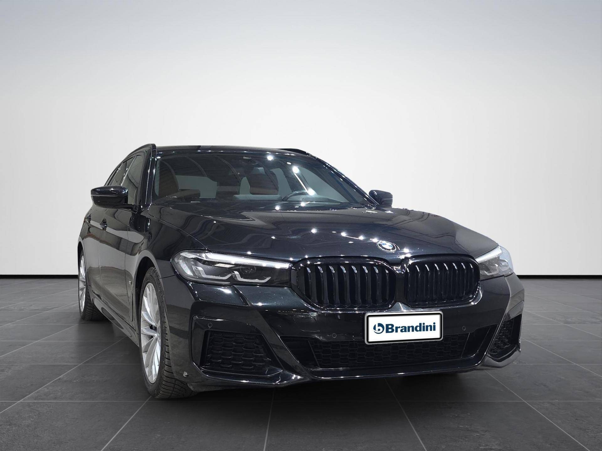BMW Serie 5 Touring 520d Touring mhev 48V xdrive Msport auto usata in pronta consegna - Brandini