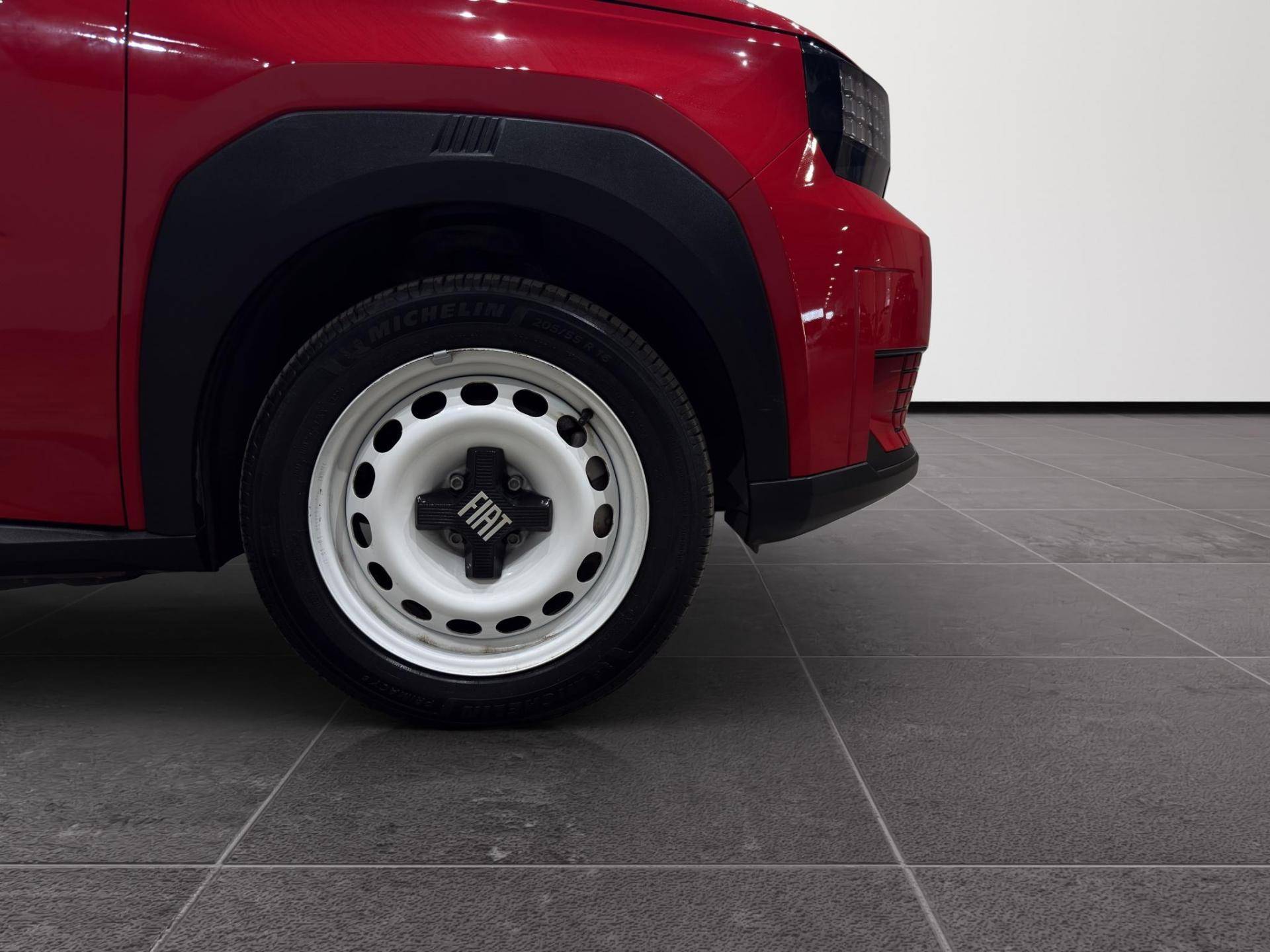 FIAT Grande Panda Grande Panda 44 kWh Red usata in pronta consegna - Brandini