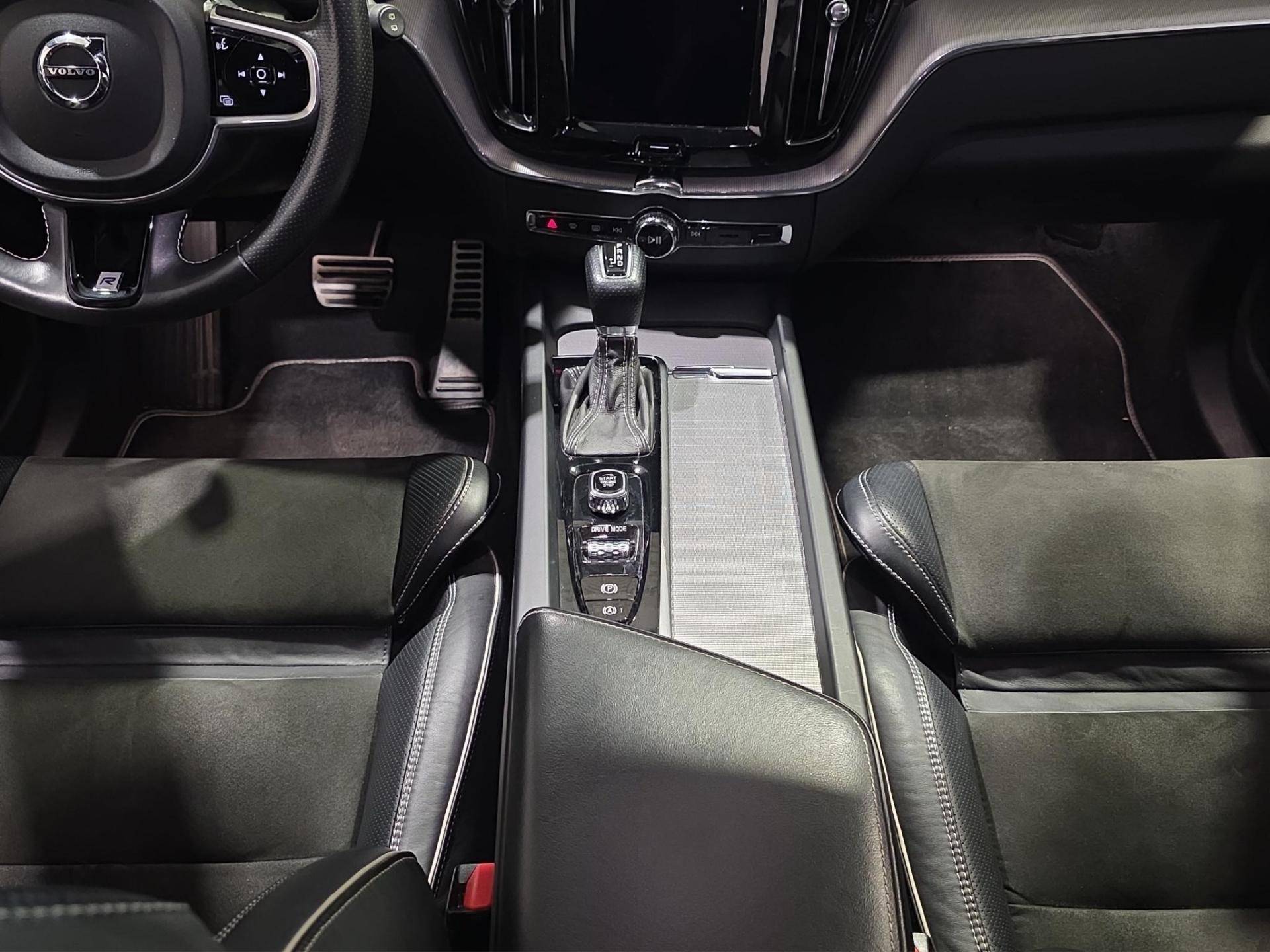 VOLVO XC60 XC60 2.0 D4 R-Design awd geartronic my18 usata in pronta consegna - Brandini