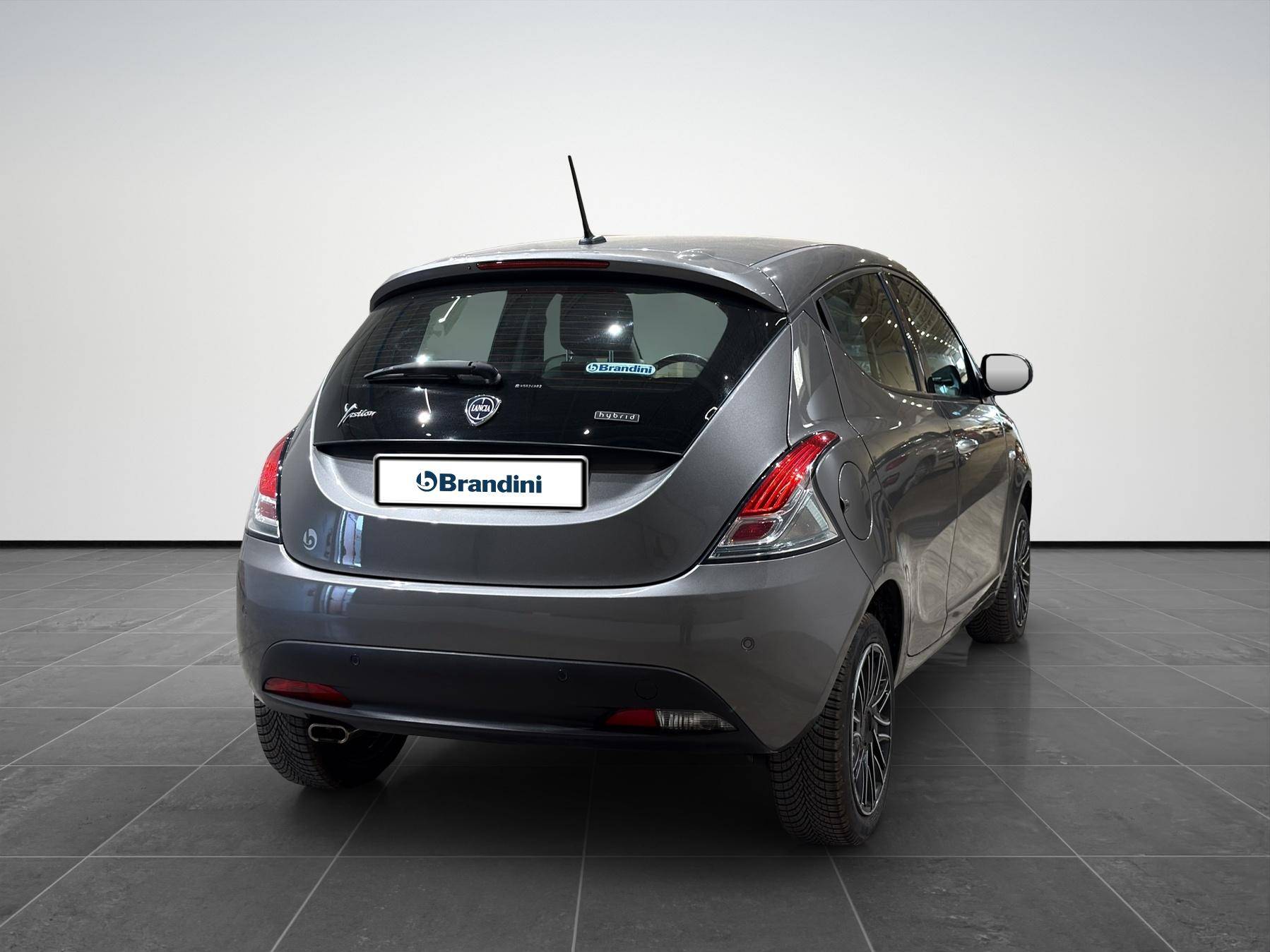 LANCIA Ypsilon Ypsilon 1.0 firefly hybrid Alberta Ferretti s&s 70cv usata in pronta consegna - Brandini