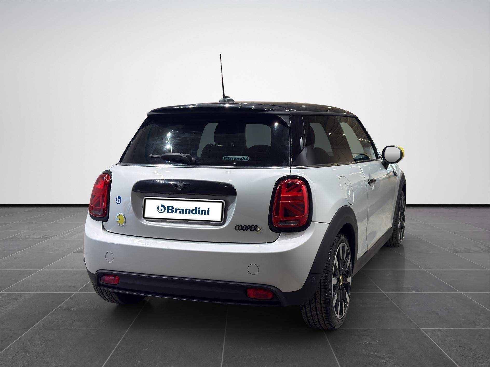 Auto Venduta - MINI Mini Mini 3p Cooper SE Yours auto usata in pronta consegna - Brandini