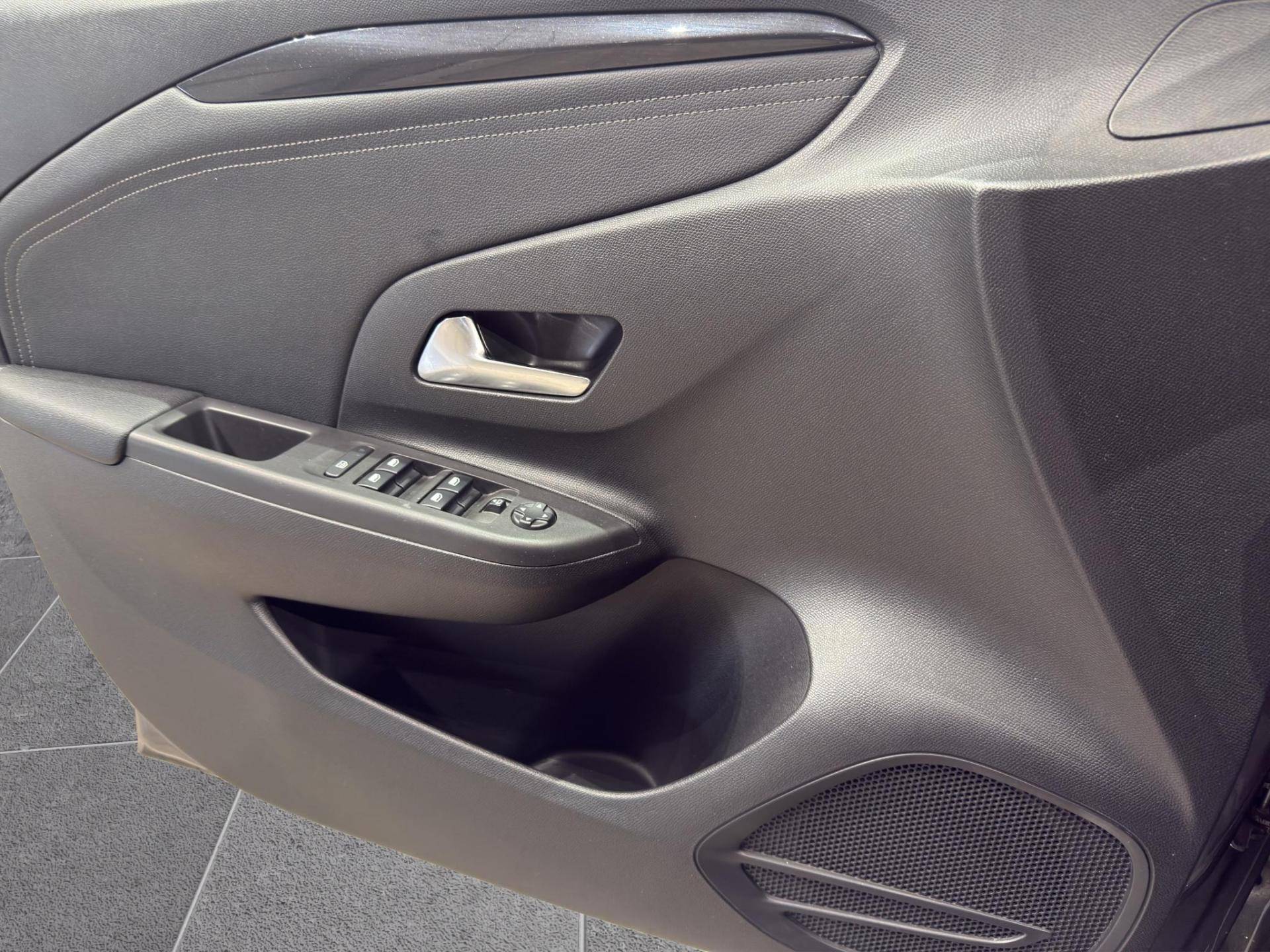Auto Venduta - OPEL Corsa Corsa 1.2 Elegance 75cv usata in pronta consegna - Brandini
