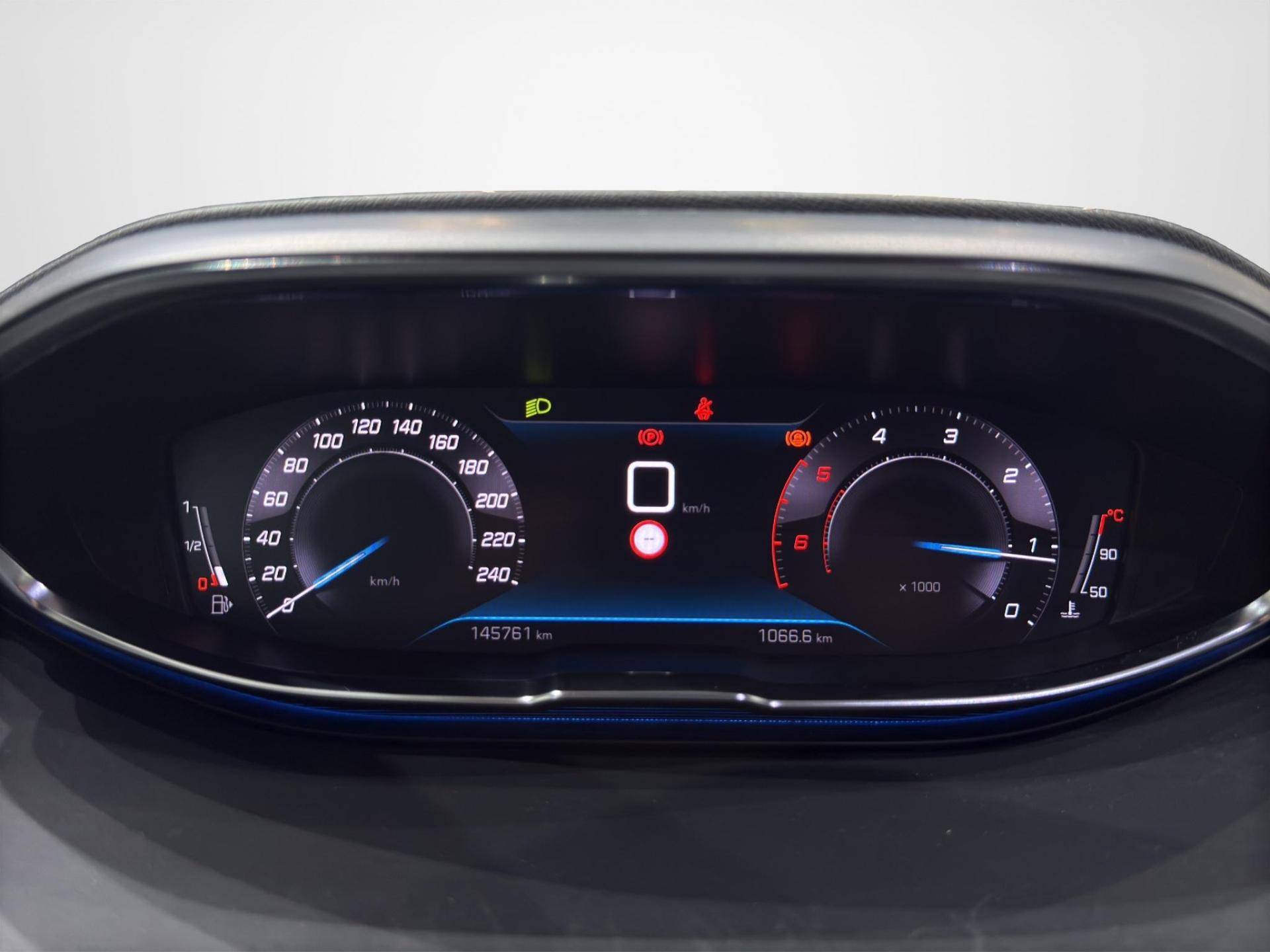PEUGEOT 5008 5008 1.5 bluehdi Allure s&s 130cv usata in pronta consegna - Brandini