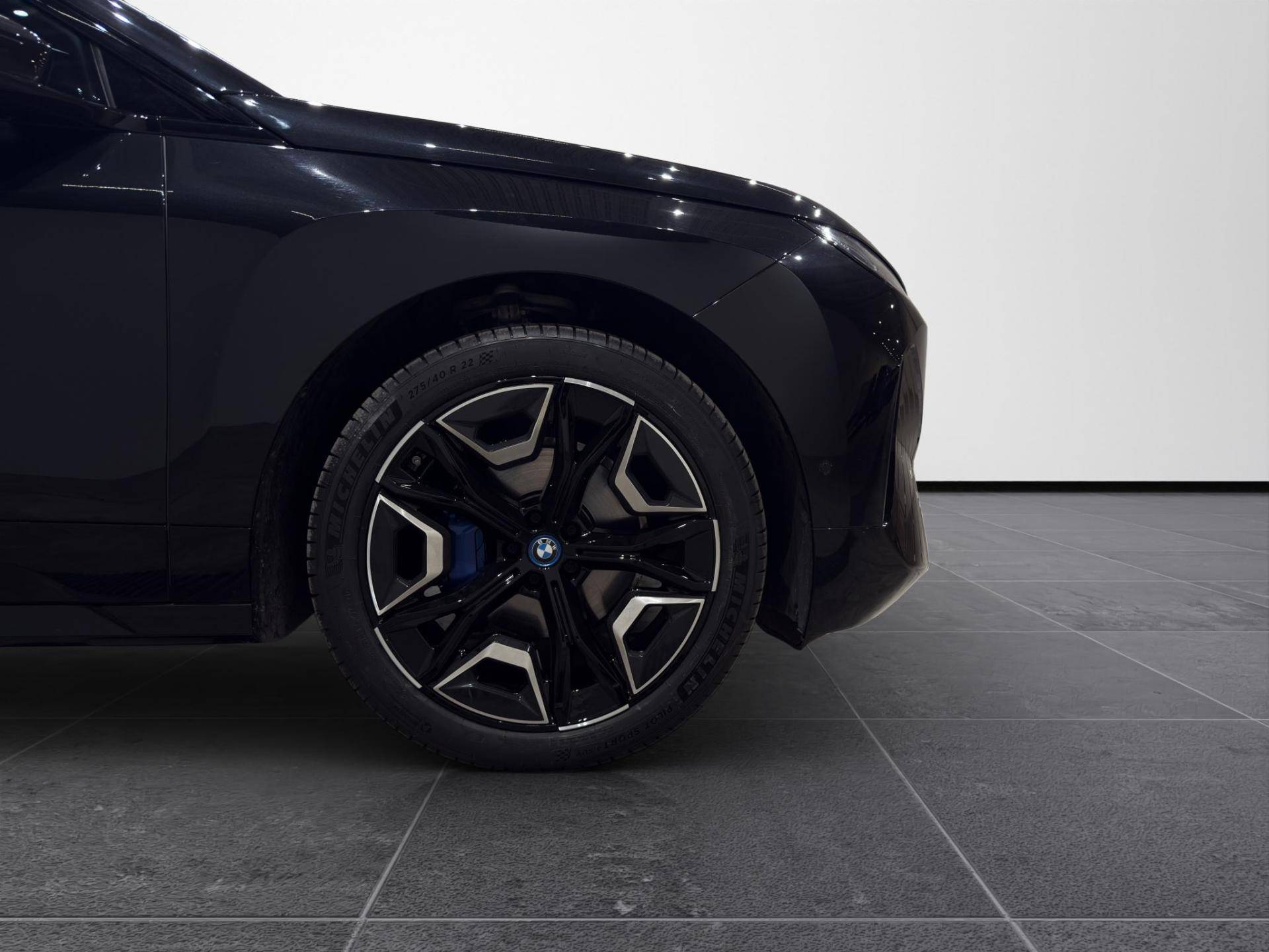 BMW iX iX xdrive50 pacchetto sportivo usata in pronta consegna - Brandini