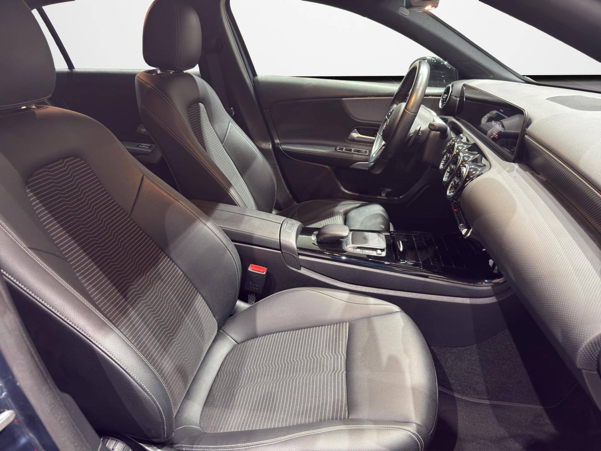 MERCEDES Classe A A 180 d Sport Night edition auto usata in pronta consegna - Brandini