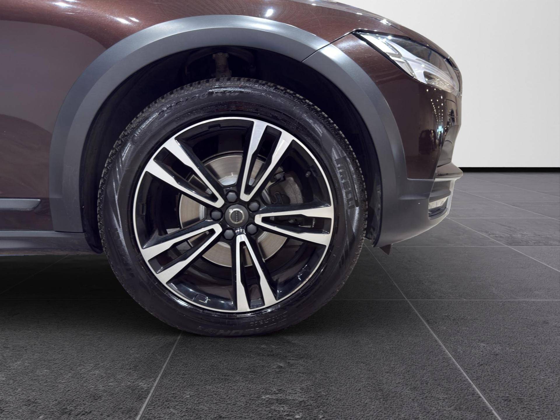 VOLVO V90 2016 Cross Country V90 Cross Country 2.0 d4 Pro awd geartronic my19 usata in pronta consegna - Brandini