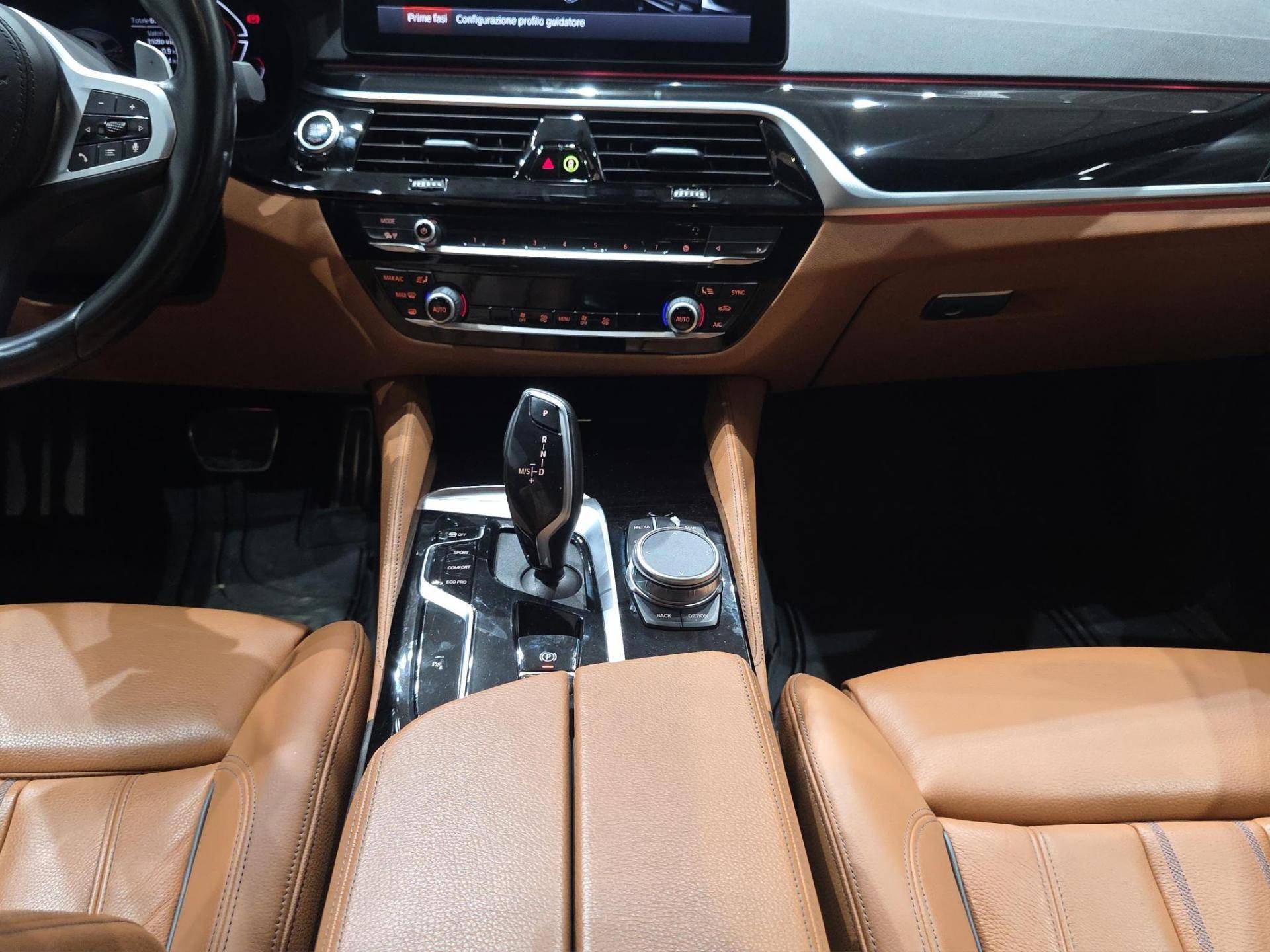 BMW Serie 5 Touring 520d Touring mhev 48V xdrive Msport auto usata in pronta consegna - Brandini