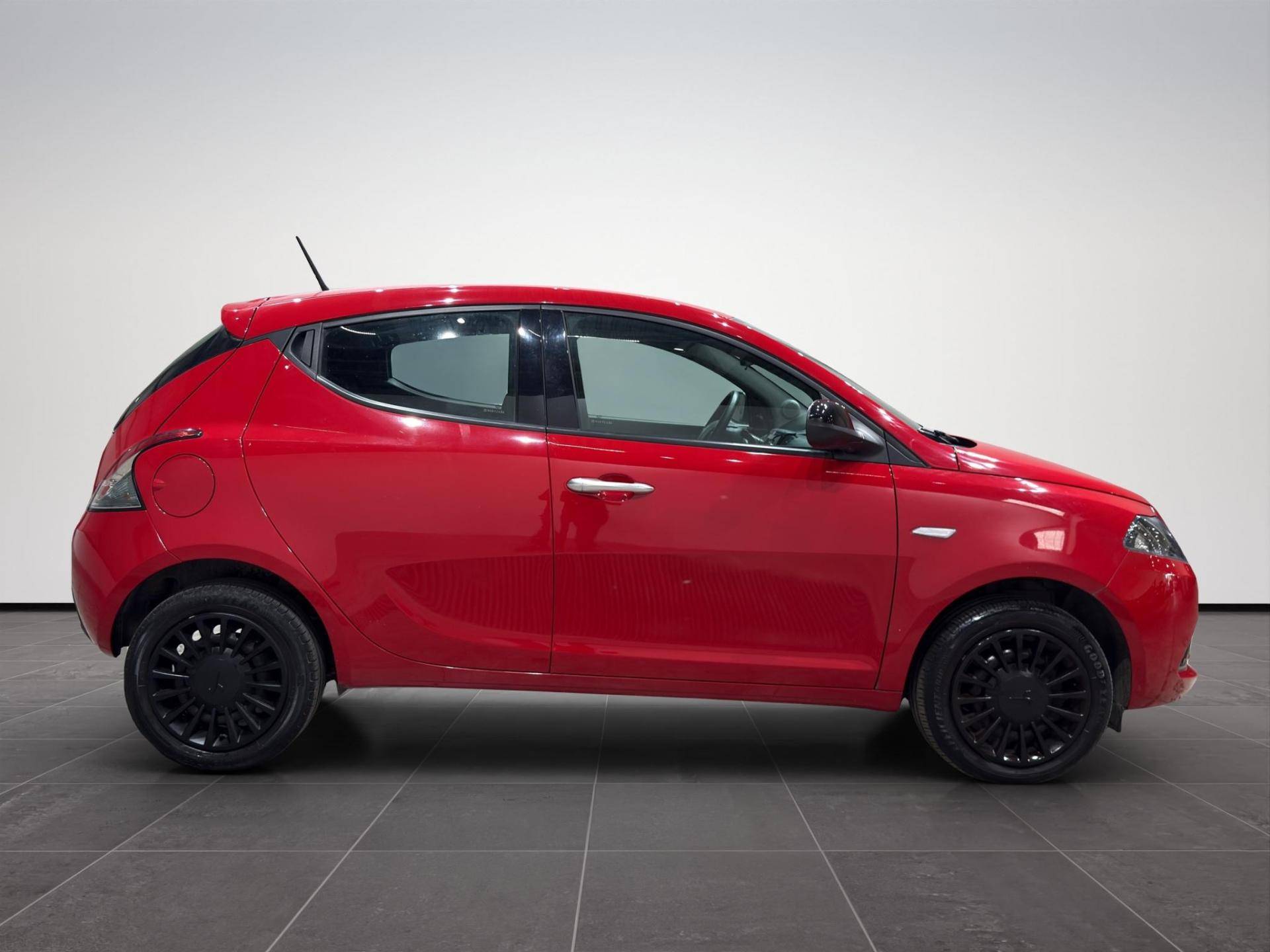 Auto Venduta - LANCIA Ypsilon Ypsilon 1.0 hybrid Silver s&s 70cv usata in pronta consegna - Brandini
