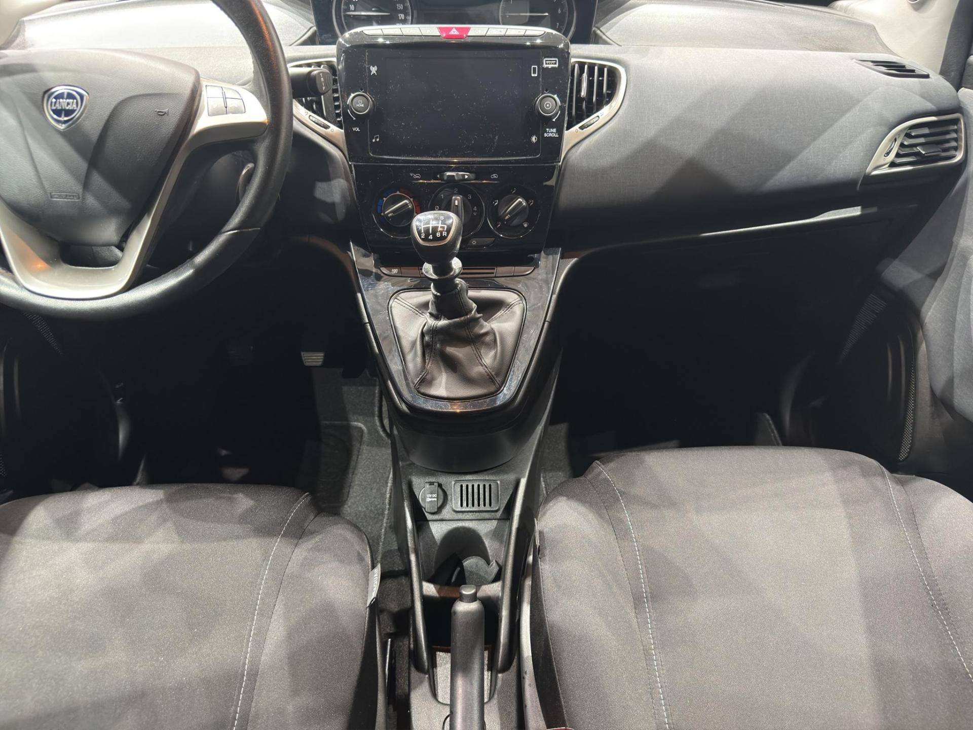LANCIA Ypsilon Ypsilon 1.0 firefly hybrid Gold s&s 70cv 5p.ti usata in pronta consegna - Brandini