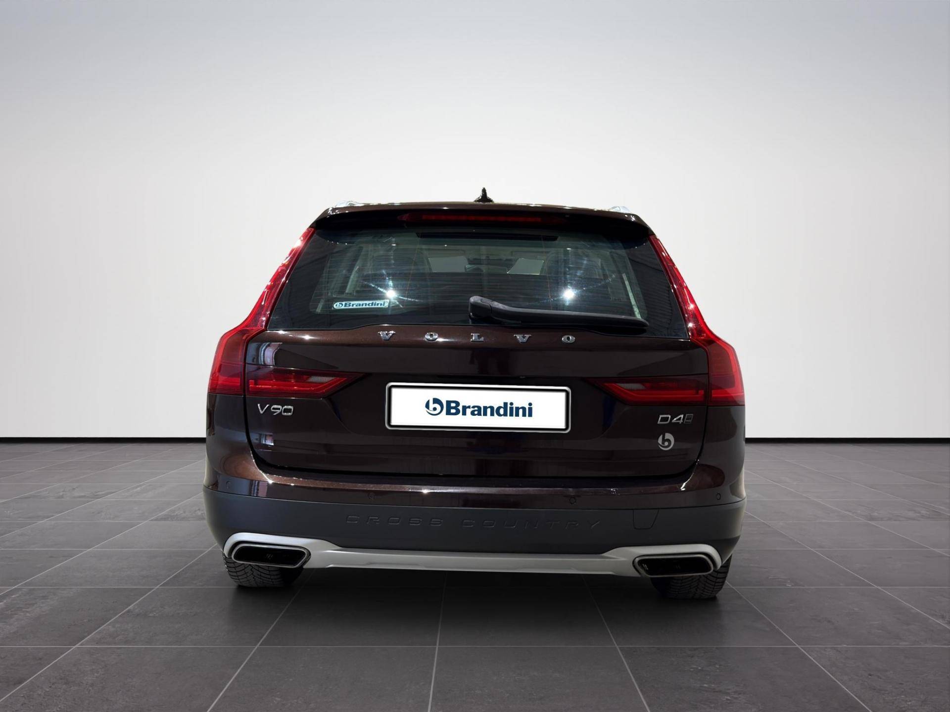 VOLVO V90 2016 Cross Country V90 Cross Country 2.0 d4 Pro awd geartronic my19 usata in pronta consegna - Brandini