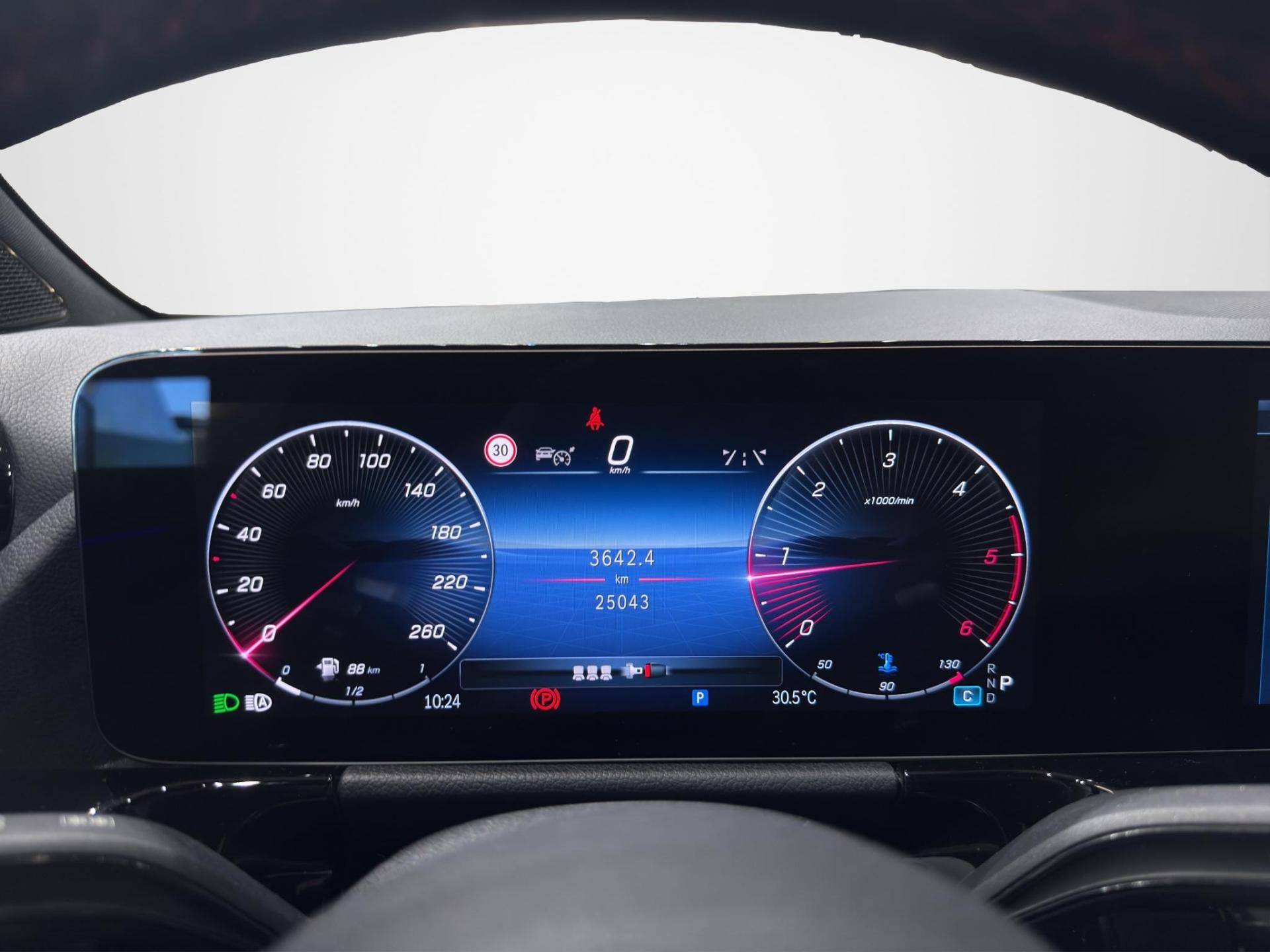 MERCEDES GLA GLA 200 d AMG Line Premium auto usata in pronta consegna - Brandini