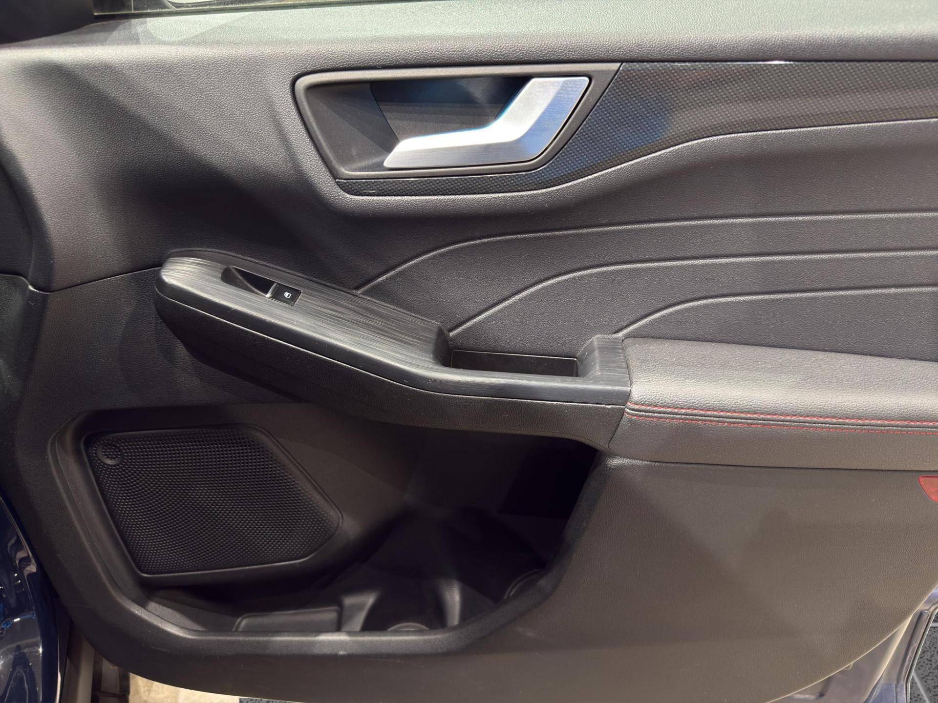 FORD Kuga Kuga 2.5 full hybrid ST-line 2wd 190cv e-shifter usata in pronta consegna - Brandini