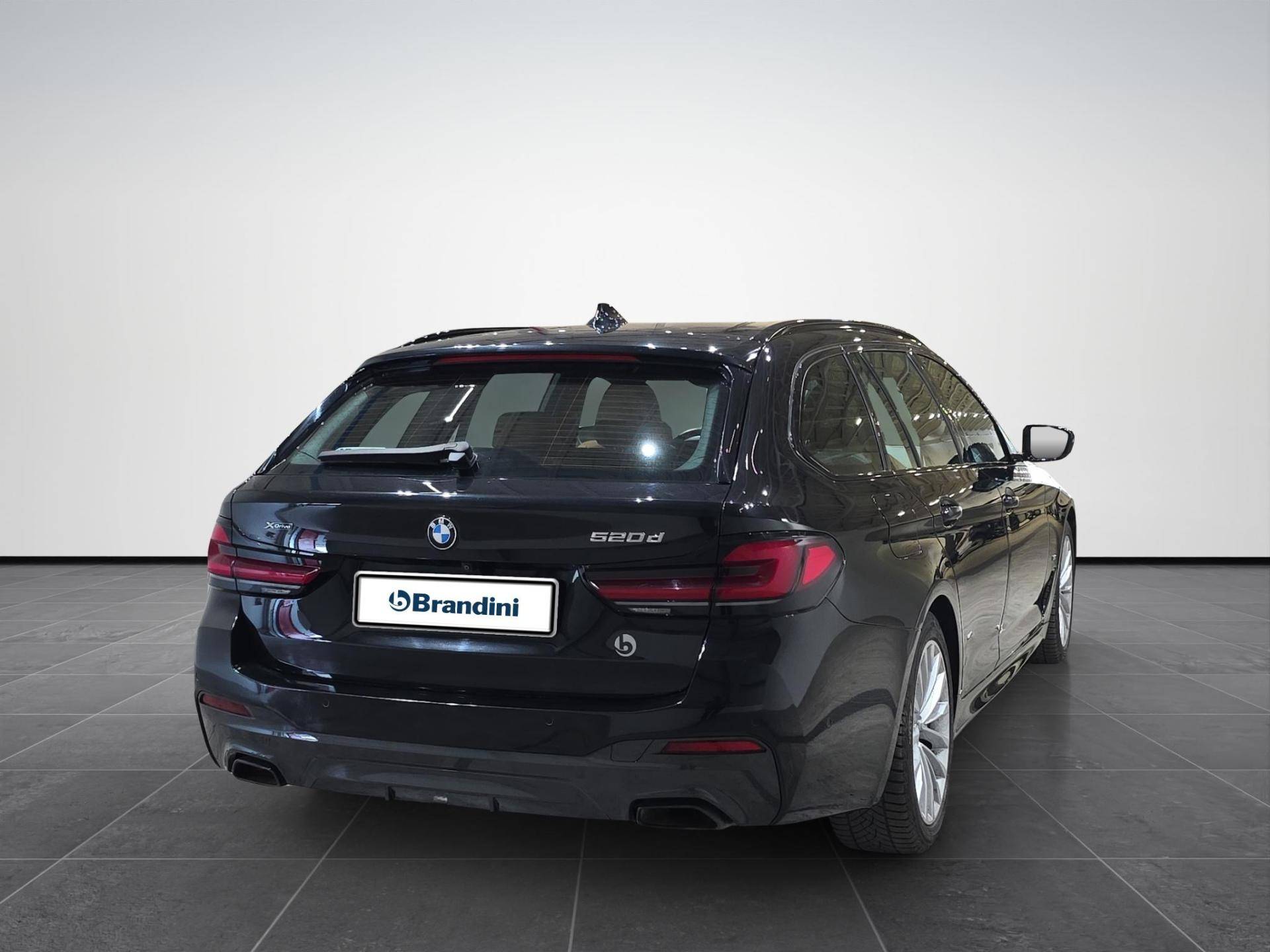 BMW Serie 5 Touring 520d Touring mhev 48V xdrive Msport auto usata in pronta consegna - Brandini
