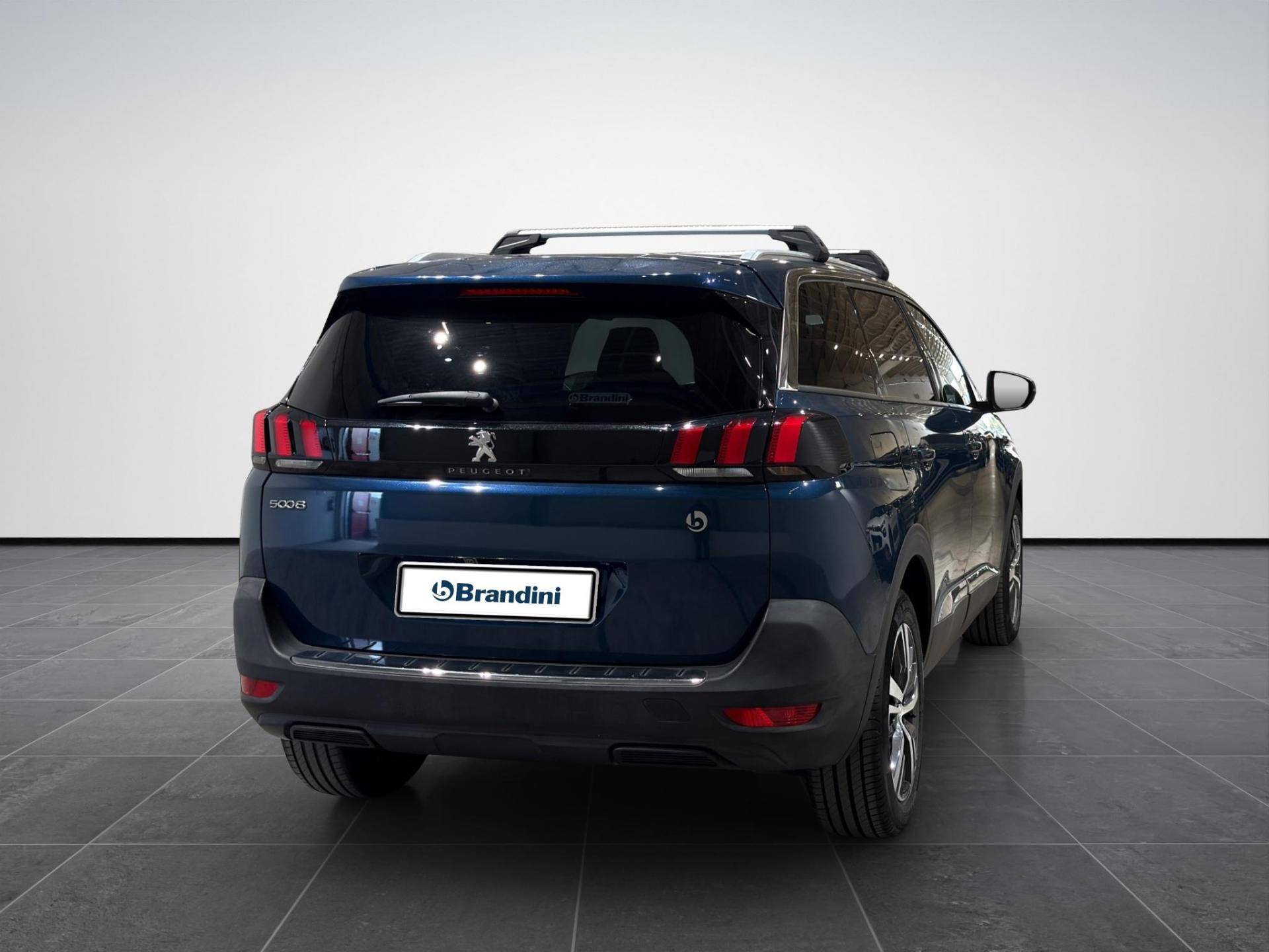 Auto Venduta - PEUGEOT 5008 5008 1.2 puretech t Allure Pack s&s 130cv usata in pronta consegna - Brandini