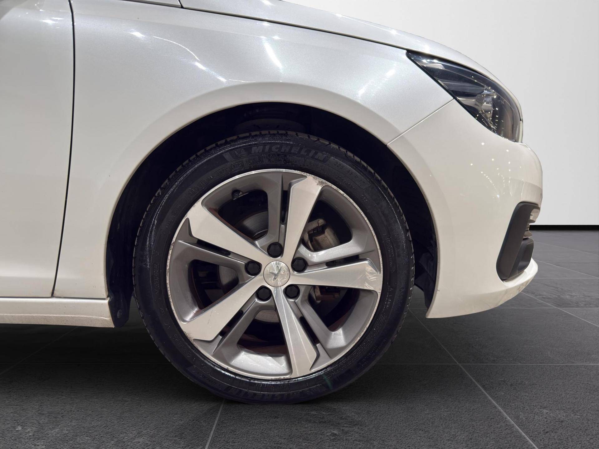 PEUGEOT 308 308 5p 1.5 bluehdi Allure s&s 130cv usata in pronta consegna - Brandini