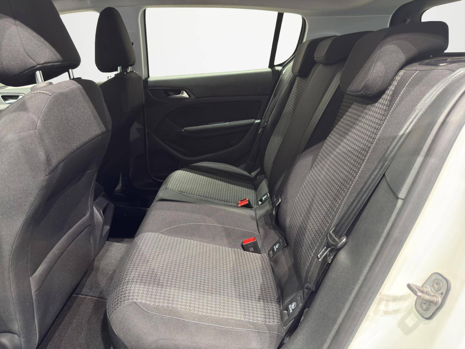 PEUGEOT 308 308 5p 1.5 bluehdi Allure s&s 130cv usata in pronta consegna - Brandini