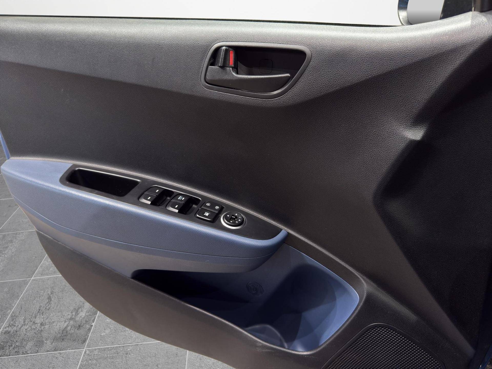HYUNDAI I10 i10 1.0 Login E6 usata in pronta consegna - Brandini