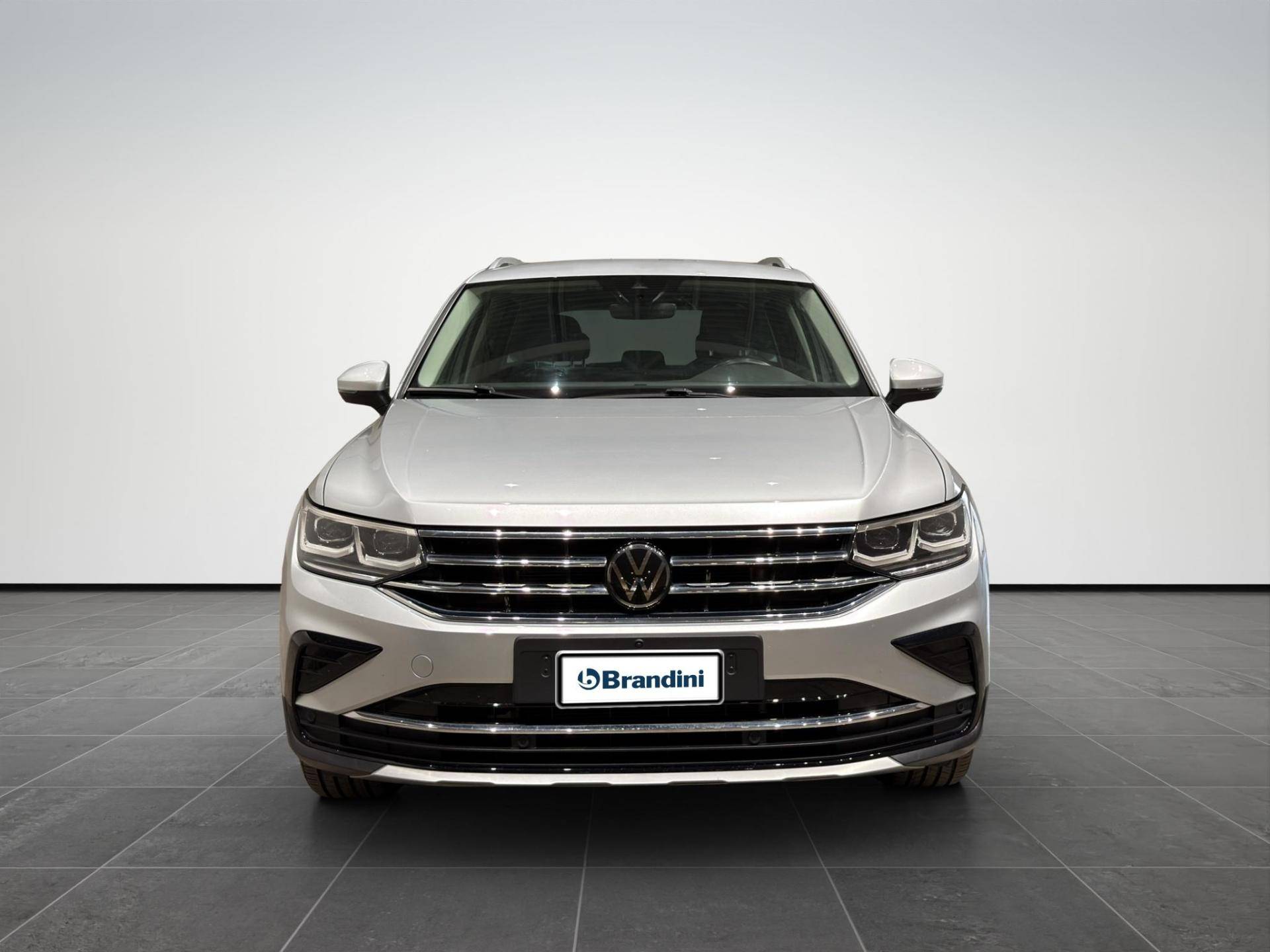 VOLKSWAGEN Tiguan Tiguan 2.0 tdi scr Elegance 4motion 150cv dsg usata in pronta consegna - Brandini