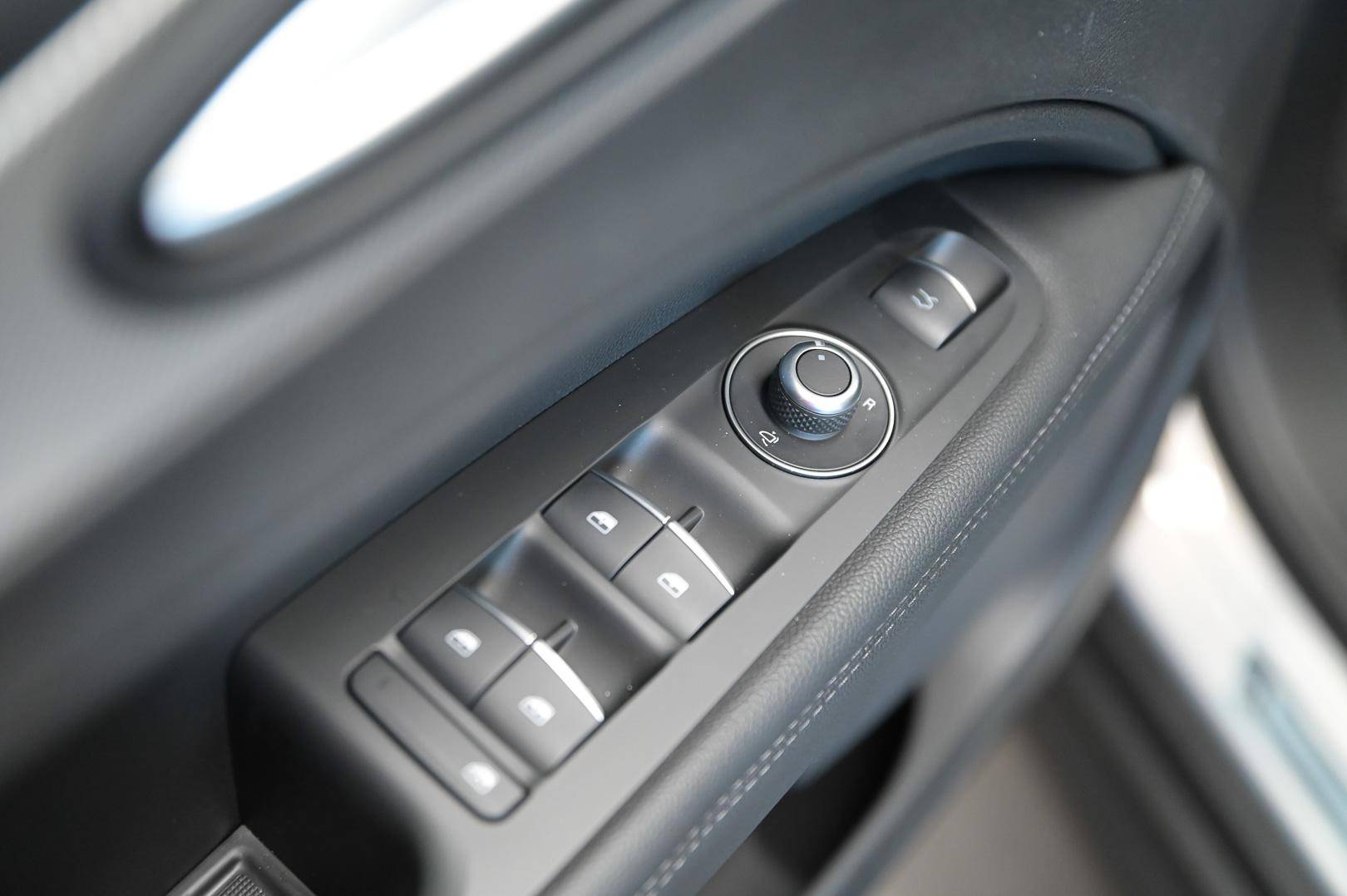 ALFA ROMEO Stelvio Stelvio 2.2 t Sprint Q4 210cv auto usata in pronta consegna - Brandini