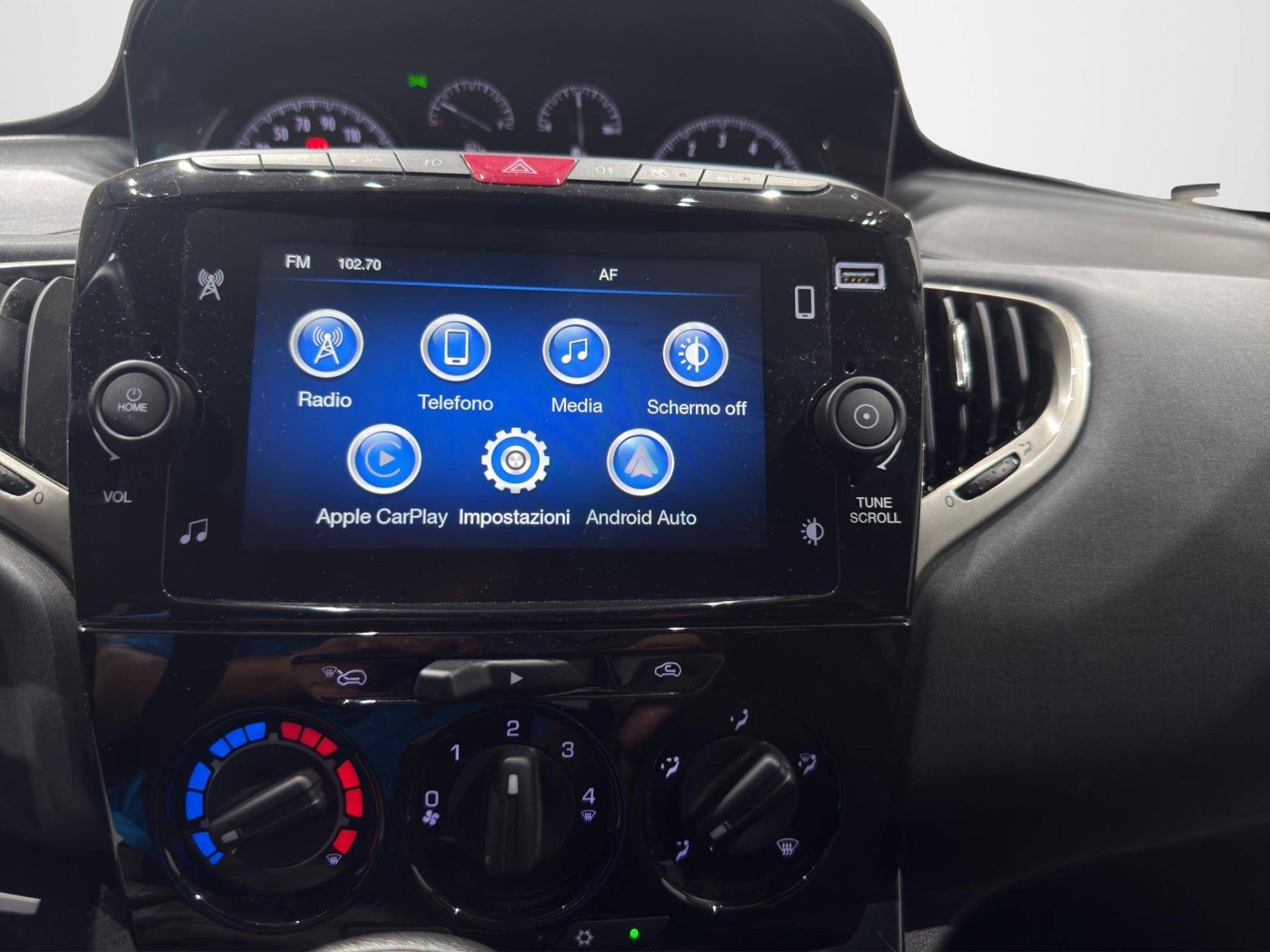 LANCIA Ypsilon Ypsilon 1.0 firefly hybrid Gold s&s 70cv 5p.ti usata in pronta consegna - Brandini