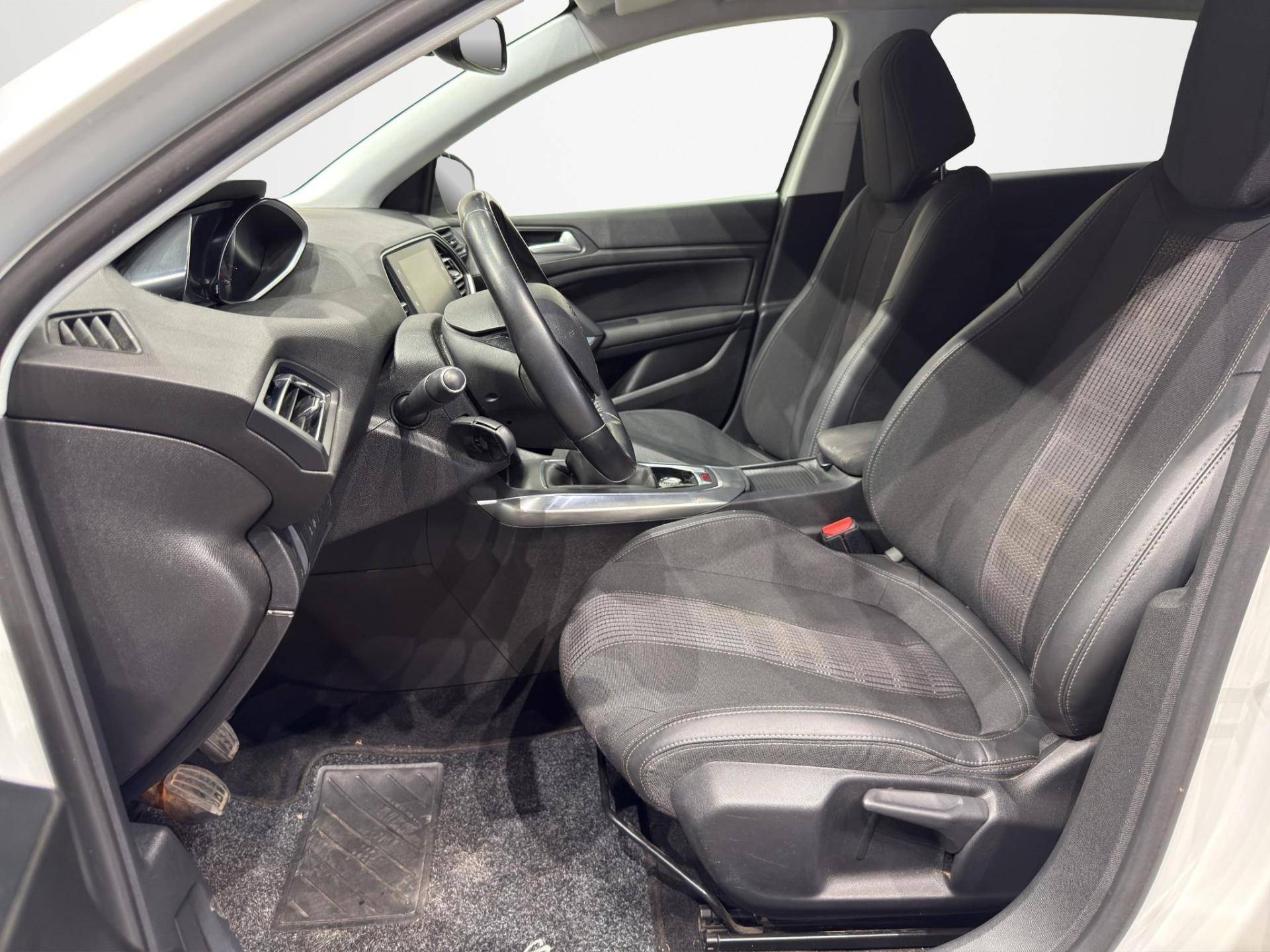 PEUGEOT 308 308 5p 1.5 bluehdi Allure s&s 130cv usata in pronta consegna - Brandini