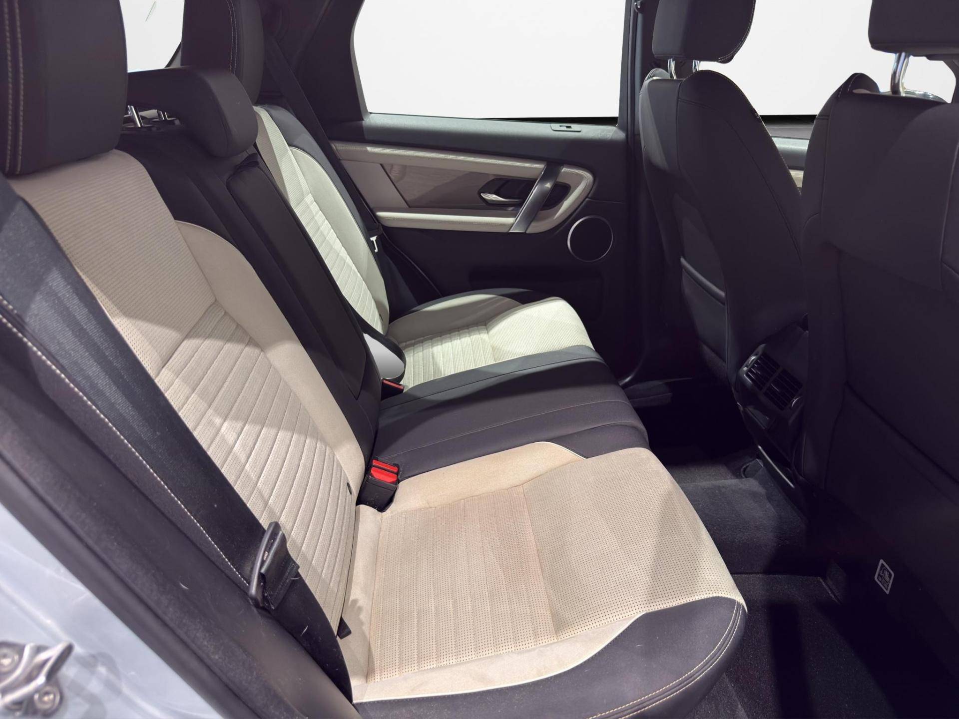 LAND ROVER Discovery Sport Discovery Sport 2.0 si4 mhev Black awd 290cv auto usata in pronta consegna - Brandini