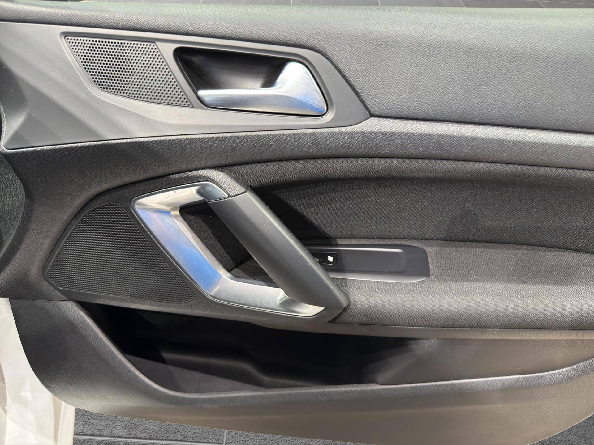 PEUGEOT 308 308 5p 1.5 bluehdi Allure s&s 130cv usata in pronta consegna - Brandini