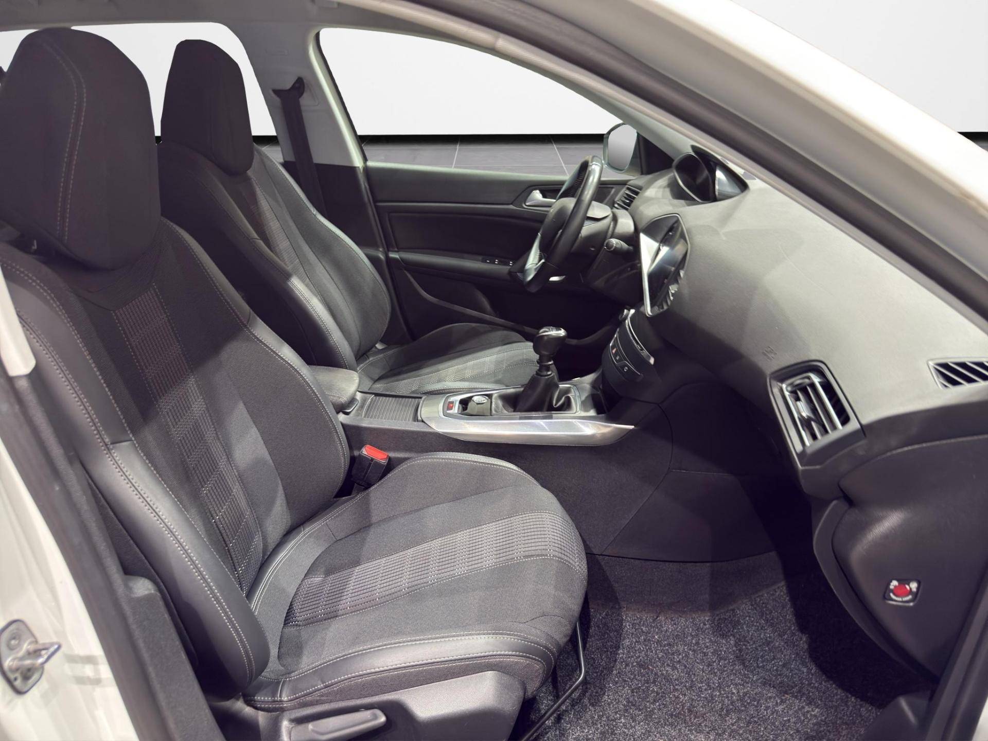 PEUGEOT 308 308 5p 1.5 bluehdi Allure s&s 130cv usata in pronta consegna - Brandini