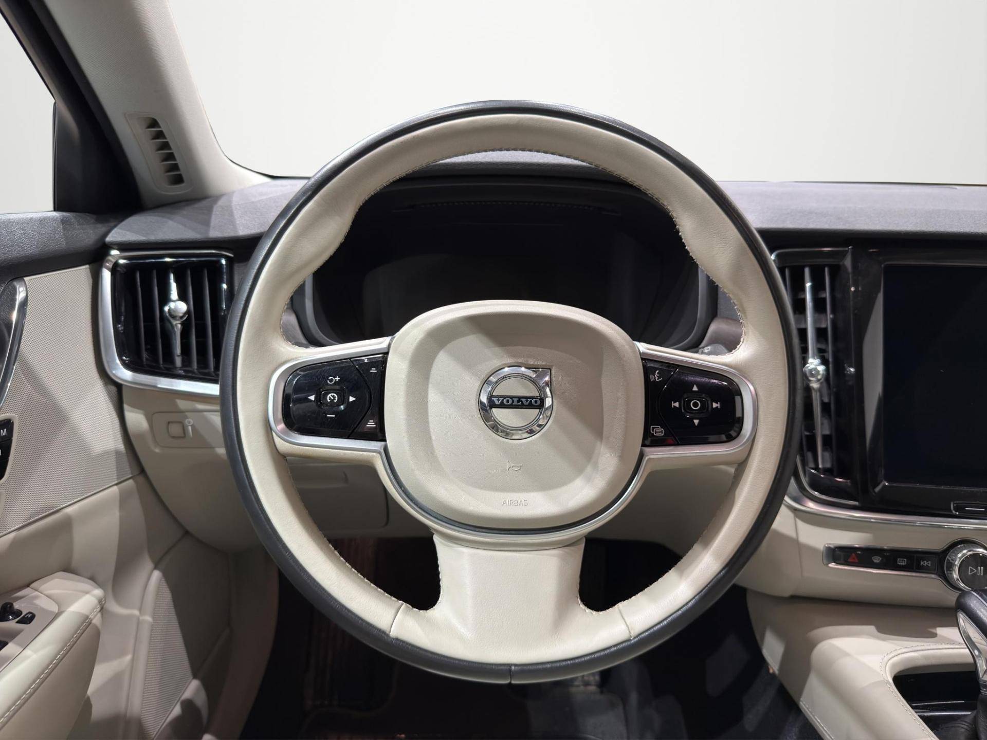 VOLVO V90 2016 Cross Country V90 Cross Country 2.0 d4 Pro awd geartronic my19 usata in pronta consegna - Brandini