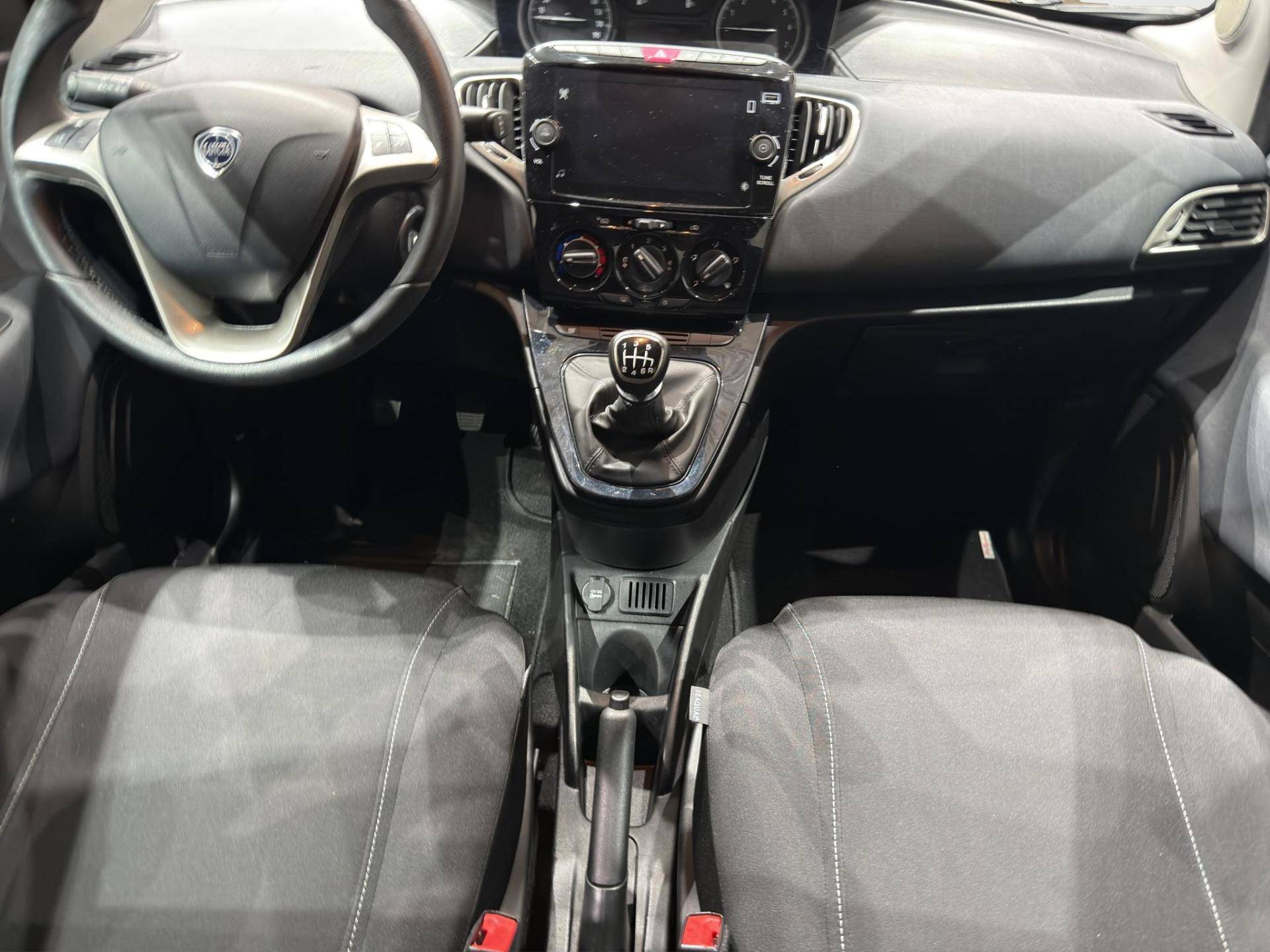 LANCIA Ypsilon Ypsilon 1.0 firefly hybrid Alberta Ferretti s&s 70cv usata in pronta consegna - Brandini