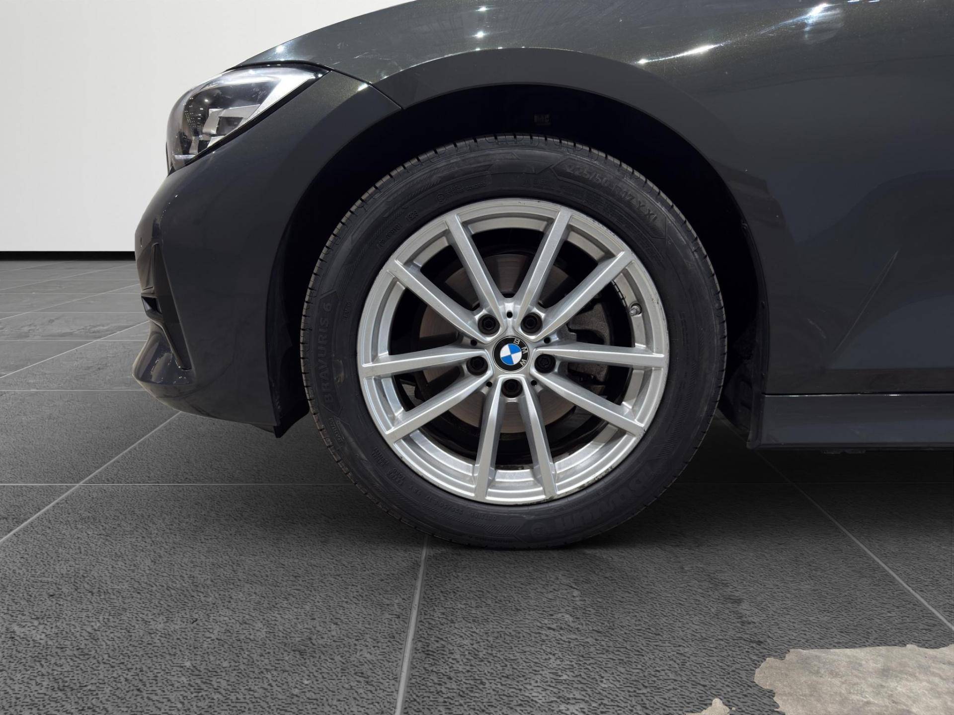 BMW Serie 3 Touring 320d Touring mhev 48V xdrive Business Advantage auto usata in pronta consegna - Brandini