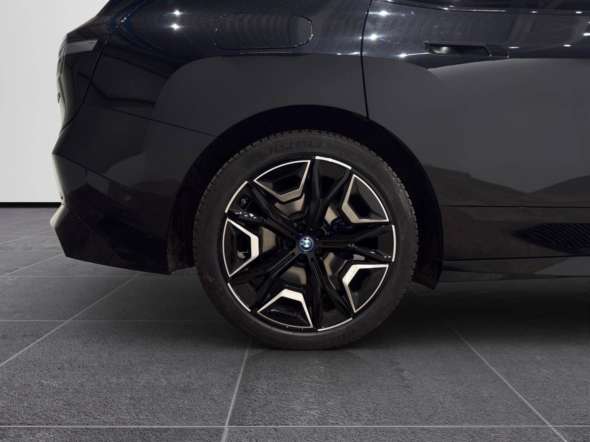 BMW iX iX xdrive50 pacchetto sportivo usata in pronta consegna - Brandini