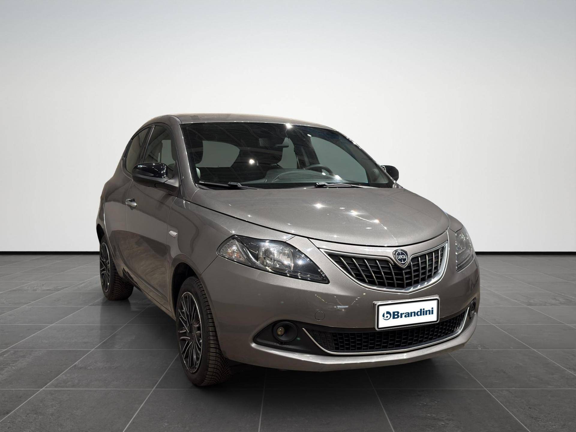 LANCIA Ypsilon Ypsilon 1.0 firefly hybrid Alberta Ferretti s&s 70cv usata in pronta consegna - Brandini
