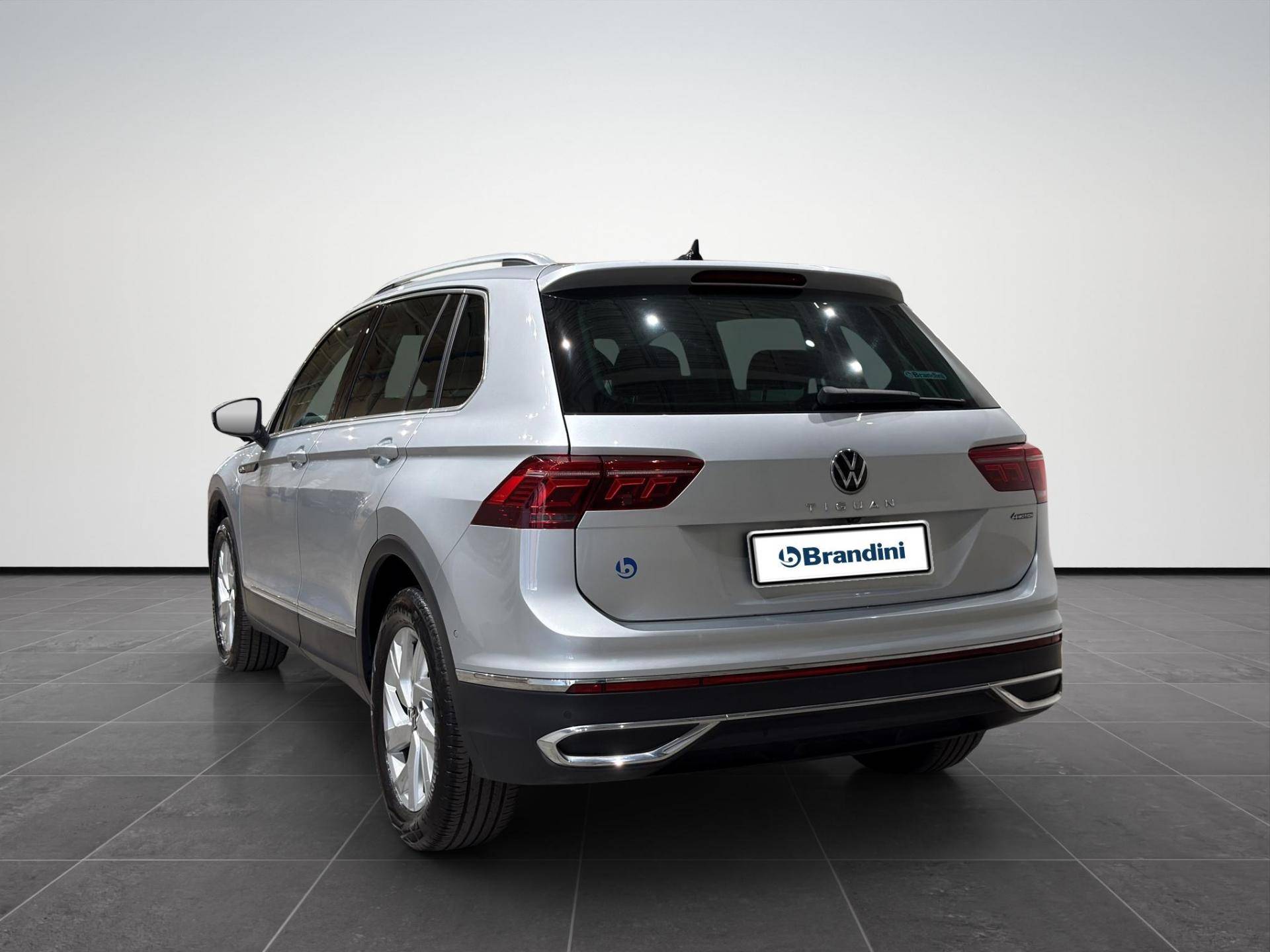 VOLKSWAGEN Tiguan Tiguan 2.0 tdi scr Elegance 4motion 150cv dsg usata in pronta consegna - Brandini