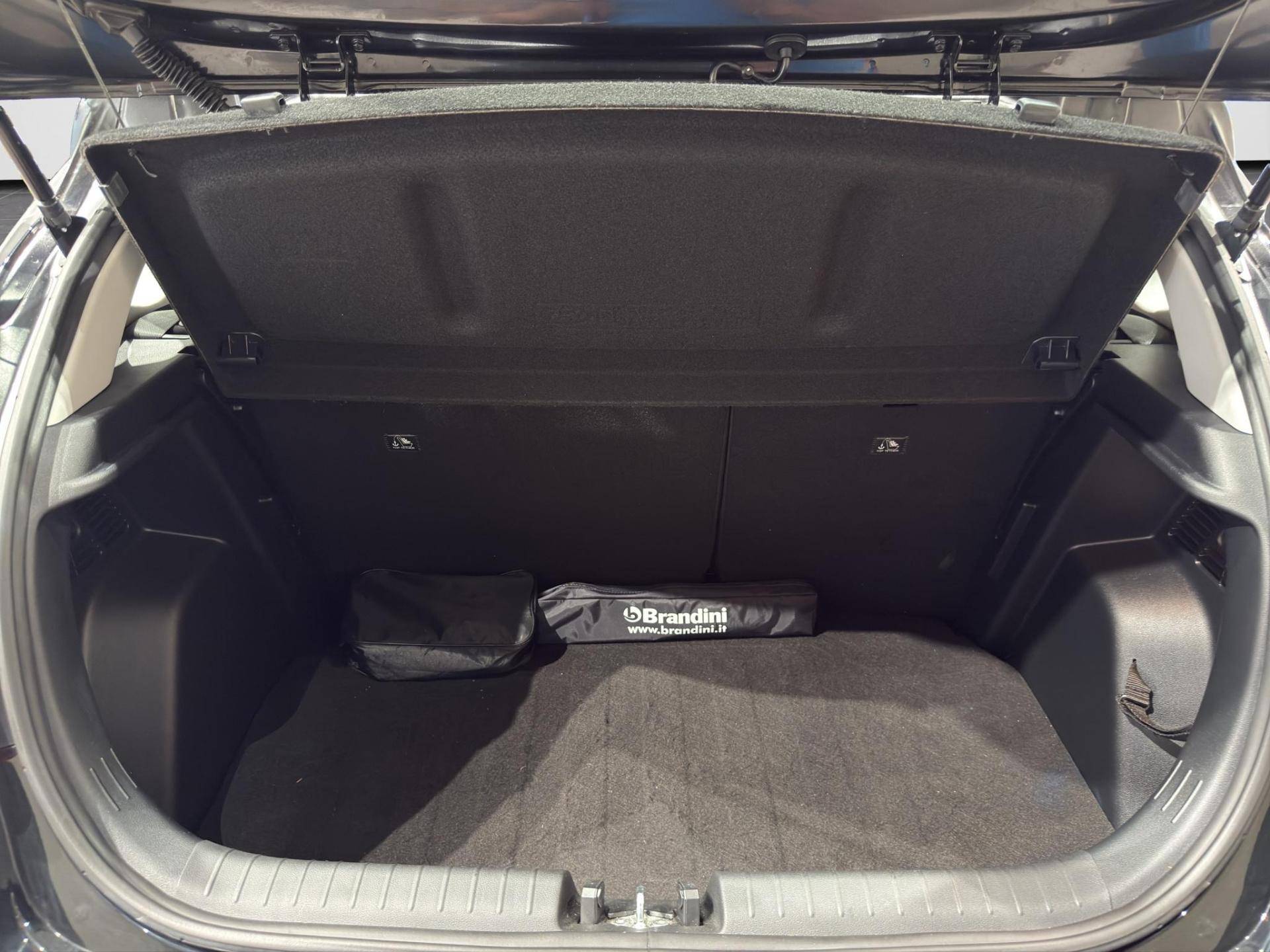 Auto Venduta - HYUNDAI I20 i20 1.2 Gpl Connectline mt usata in pronta consegna - Brandini