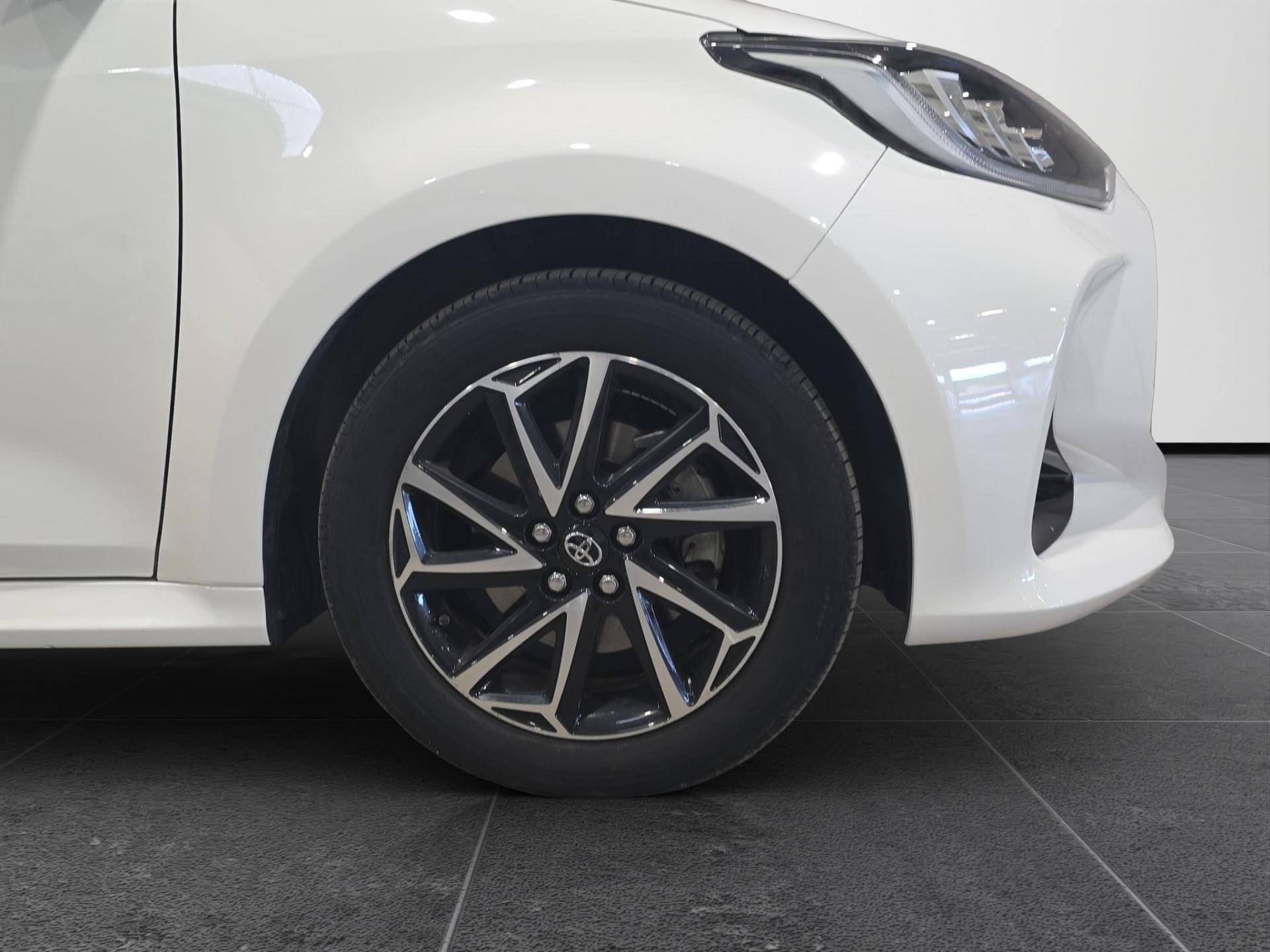 Auto Venduta - TOYOTA Yaris Yaris 1.5h Trend usata in pronta consegna - Brandini