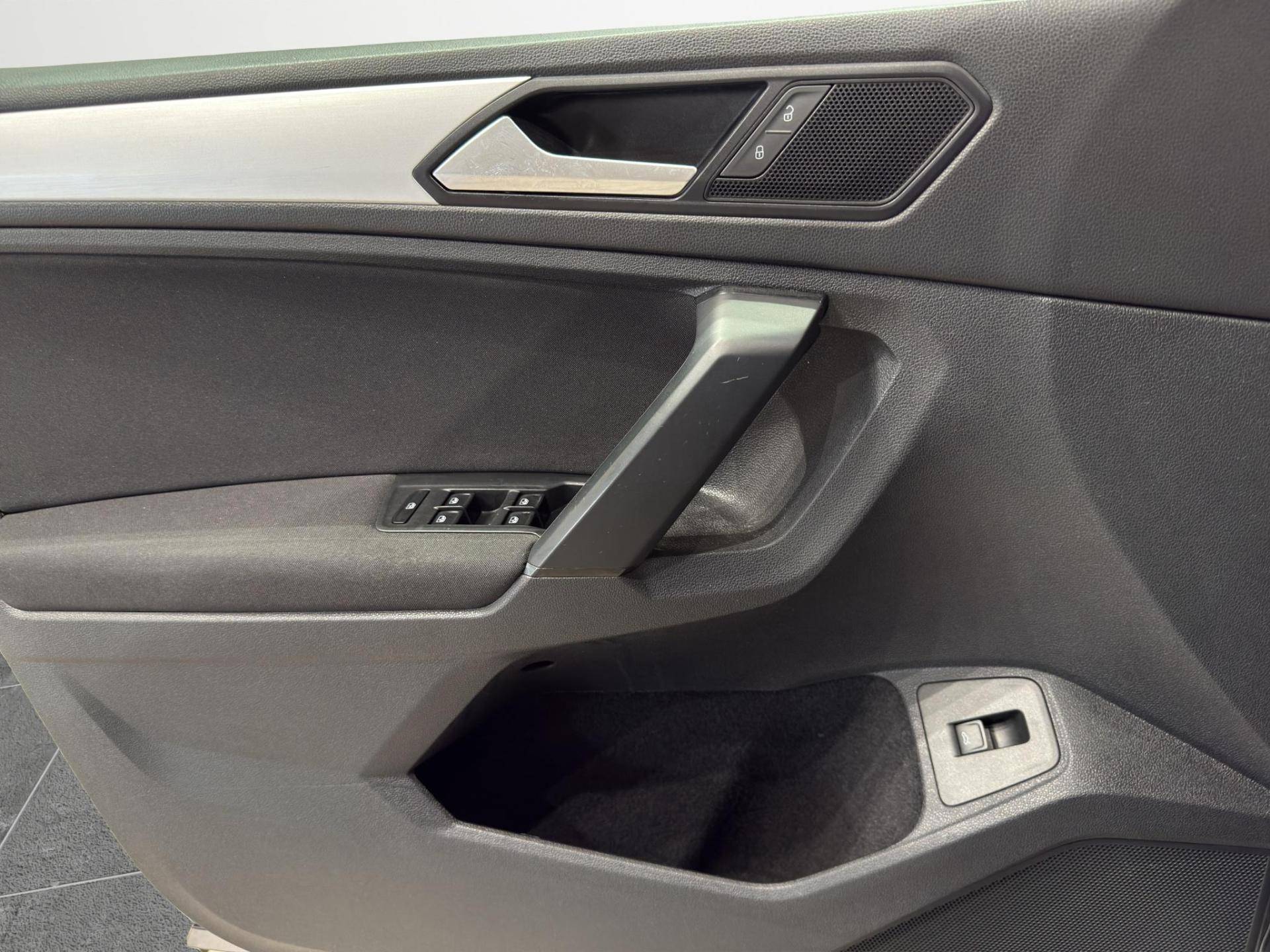 VOLKSWAGEN Tiguan Tiguan 2.0 tdi Advanced R-Line Exterior Pack 150cv dsg usata in pronta consegna - Brandini